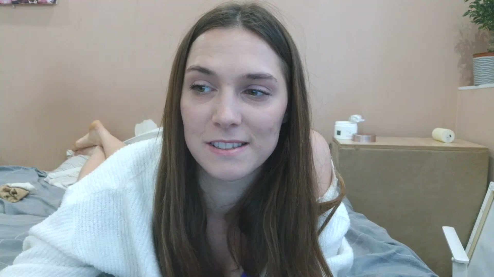 Gallery image thumbnail from HaleyReed's myfreecams stream on, 05/05/2025, 12:49 image 14 of 20
