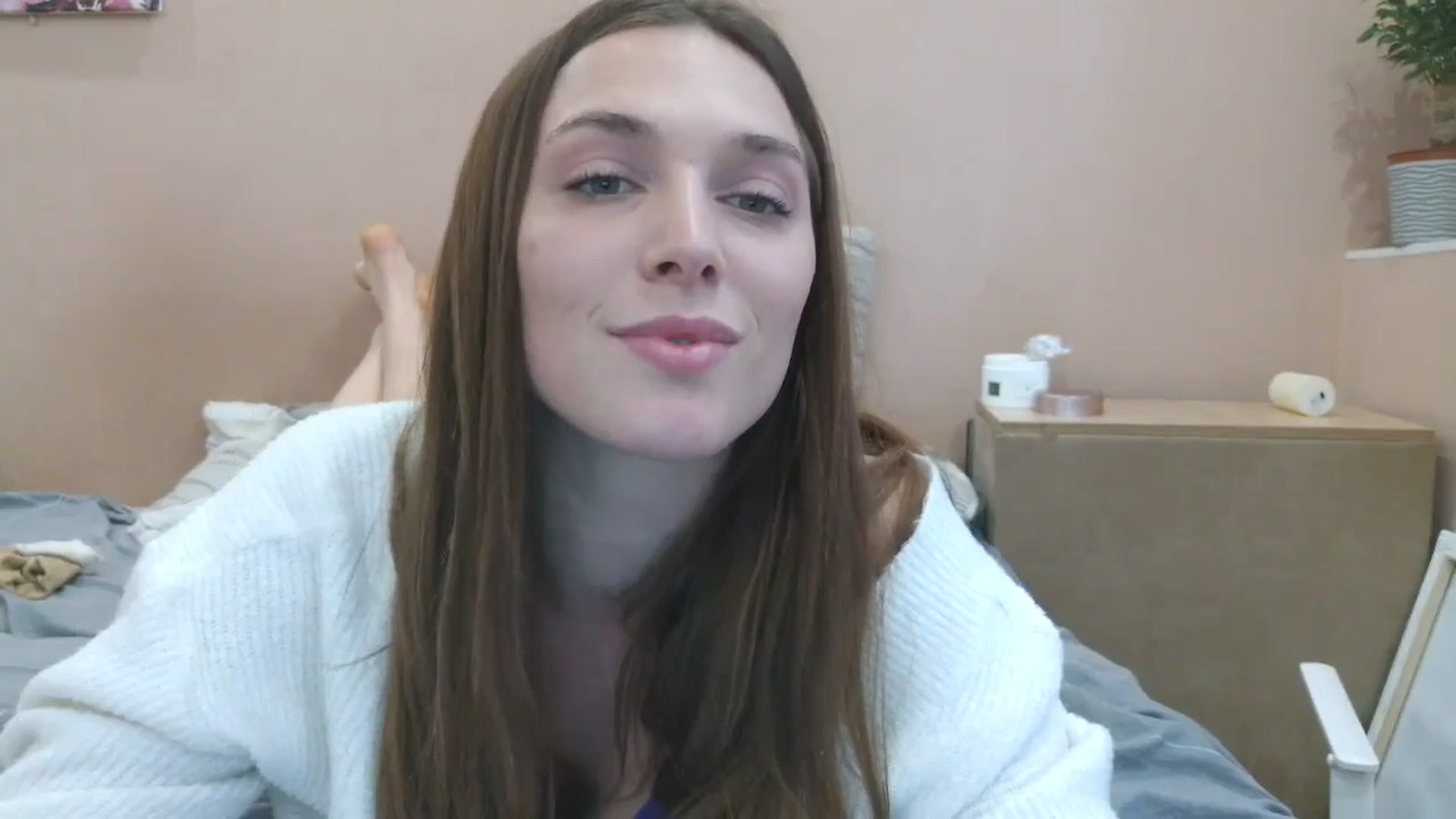 Gallery image thumbnail from HaleyReed's myfreecams stream on, 05/05/2025, 12:49 image 7 of 20