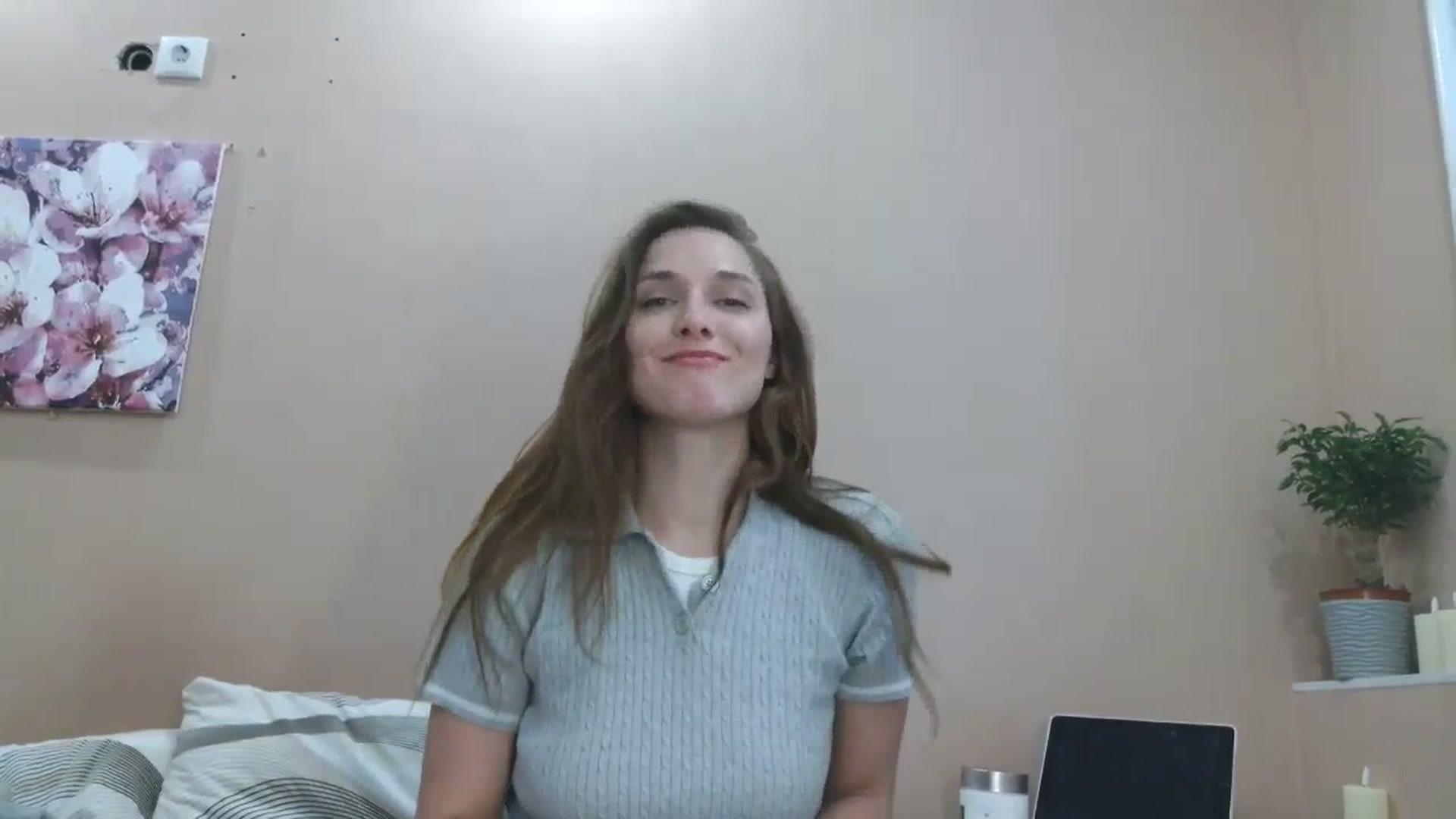 Gallery image thumbnail from HaleyReed's myfreecams stream on, 05/07/2025, 16:16 image 4 of 20