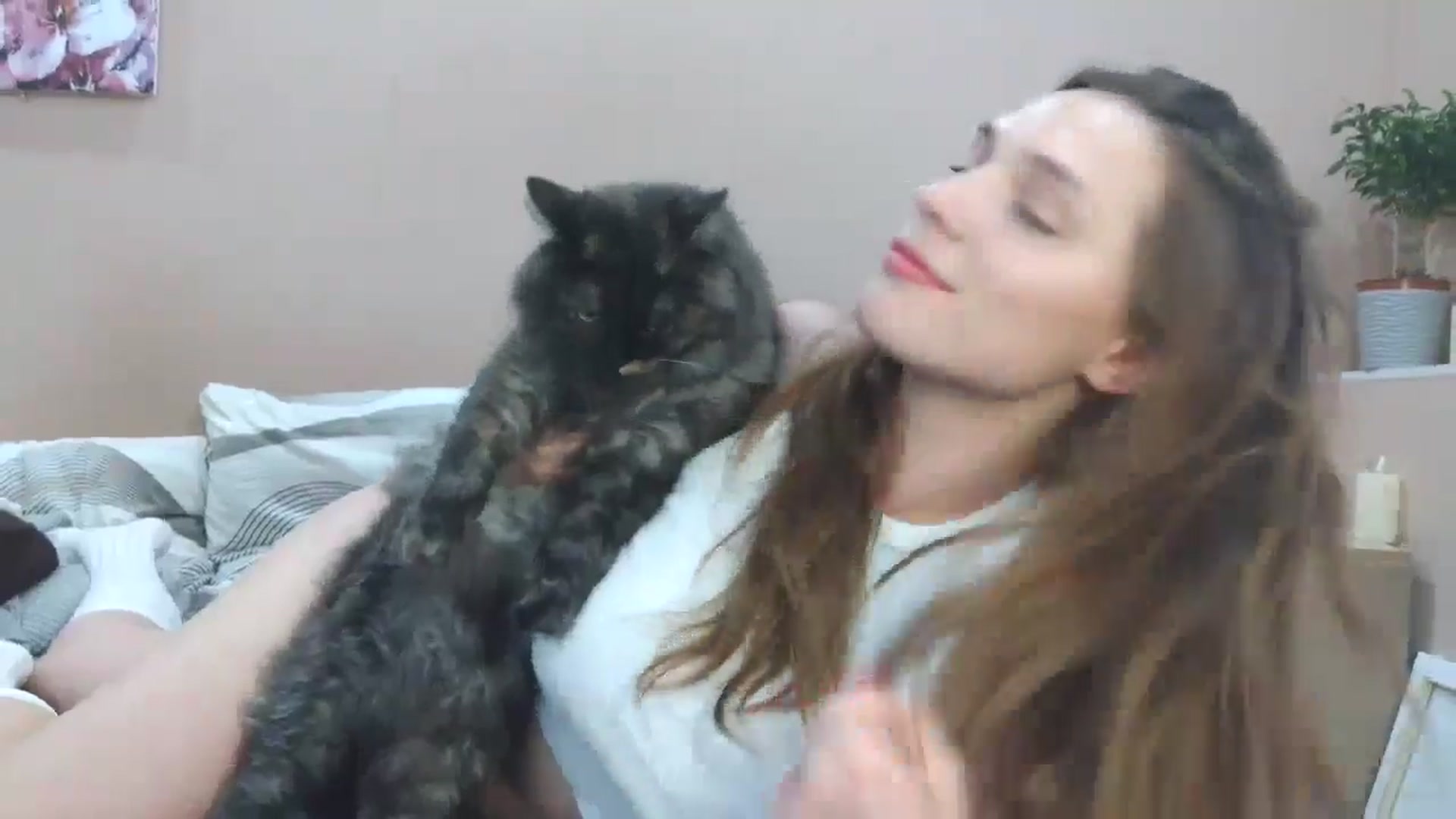 Gallery image thumbnail from HaleyReed's myfreecams stream on, 05/07/2025, 16:16 image 13 of 20