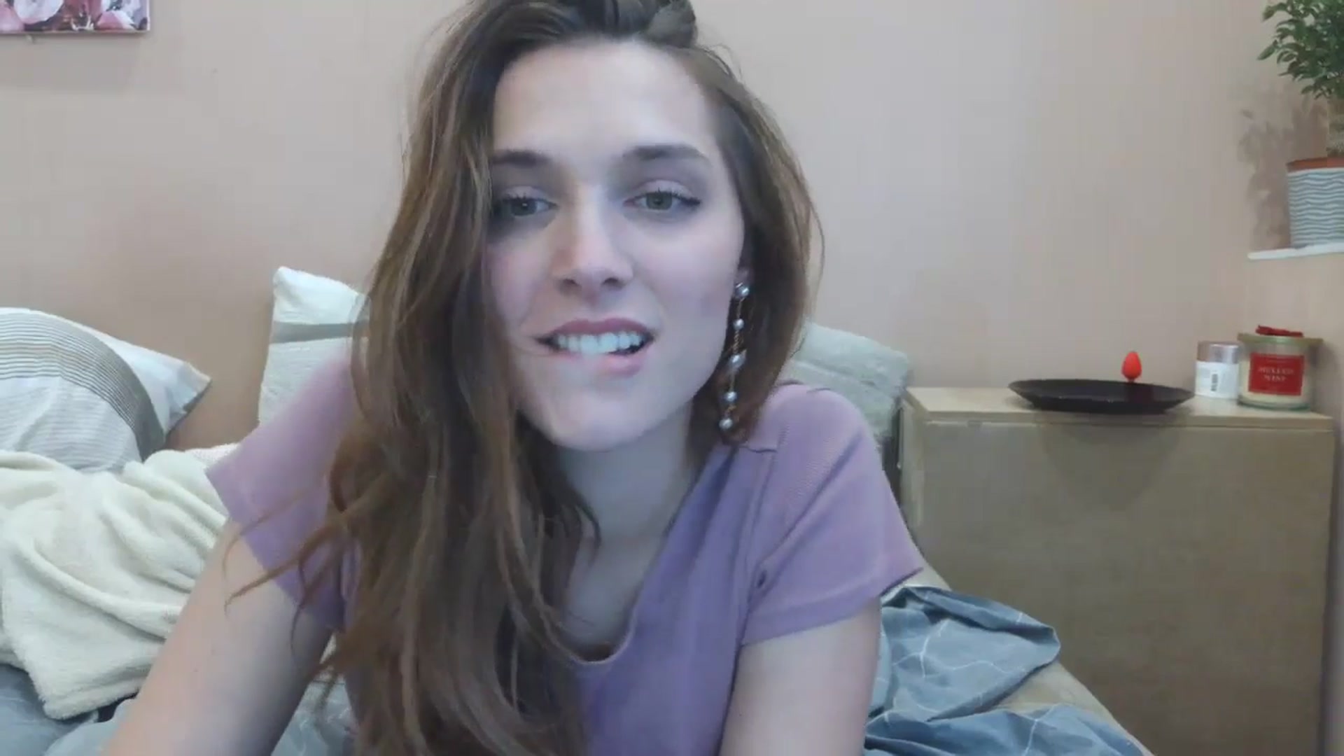 Gallery image thumbnail from HaleyReed's myfreecams stream on, 05/08/2025, 14:37 image 17 of 20