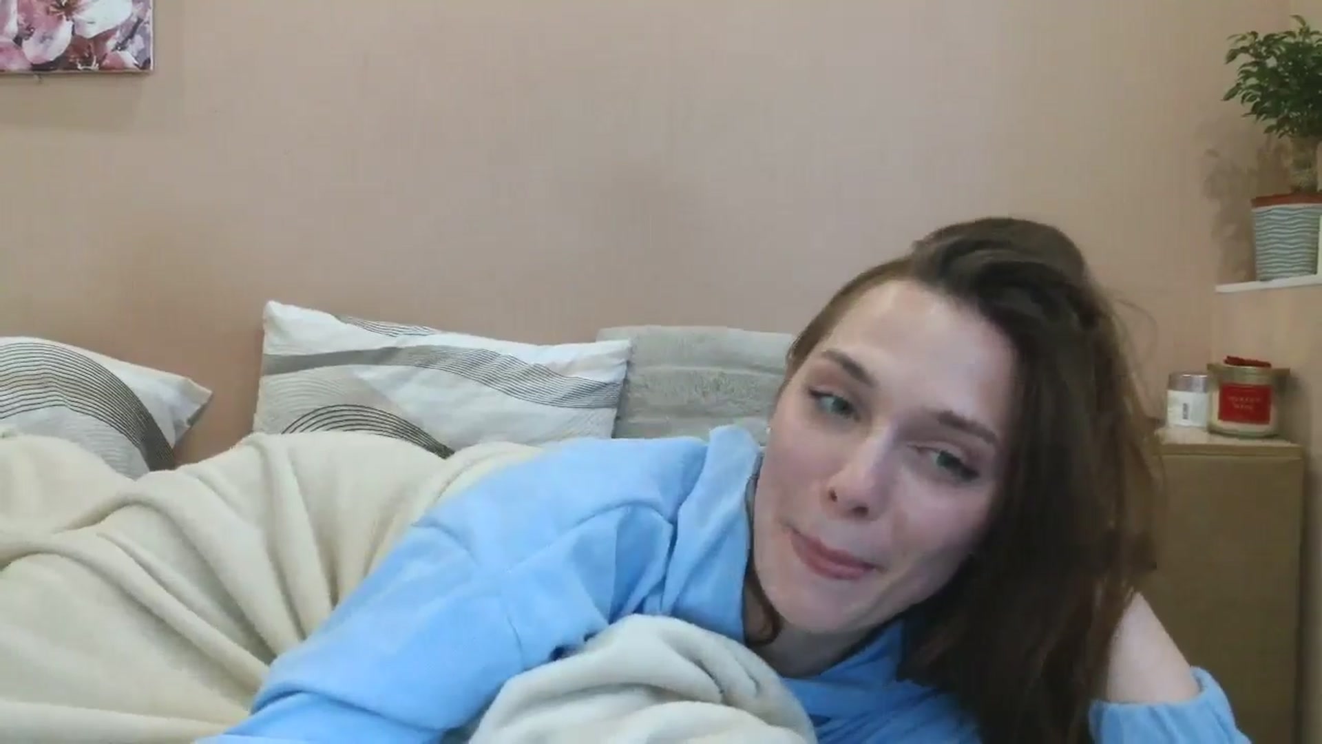 Gallery image thumbnail from HaleyReed's myfreecams stream on, 05/08/2025, 14:37 image 9 of 20