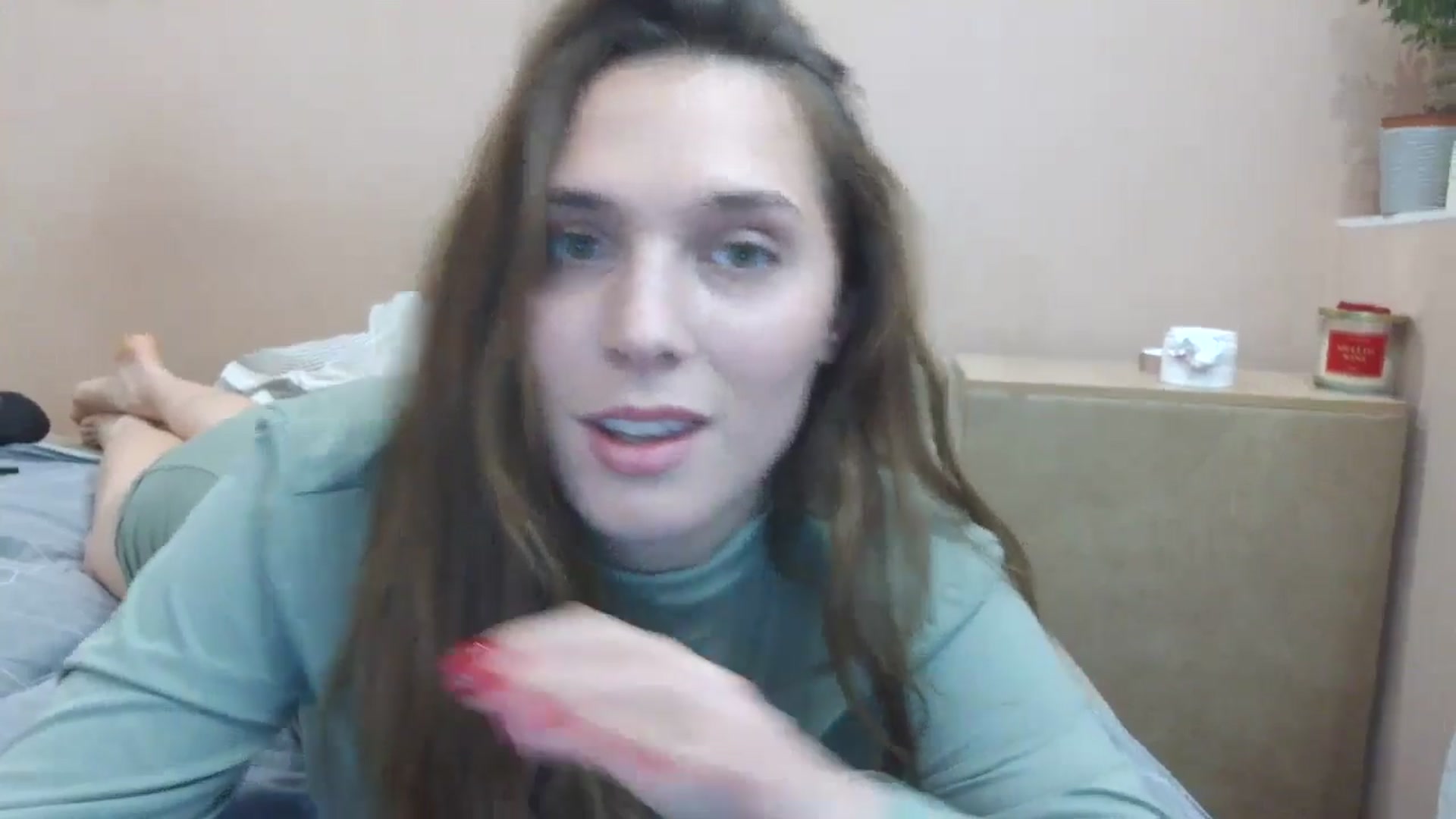 Gallery image thumbnail from HaleyReed's myfreecams stream on, 05/09/2025, 14:06 image 15 of 20