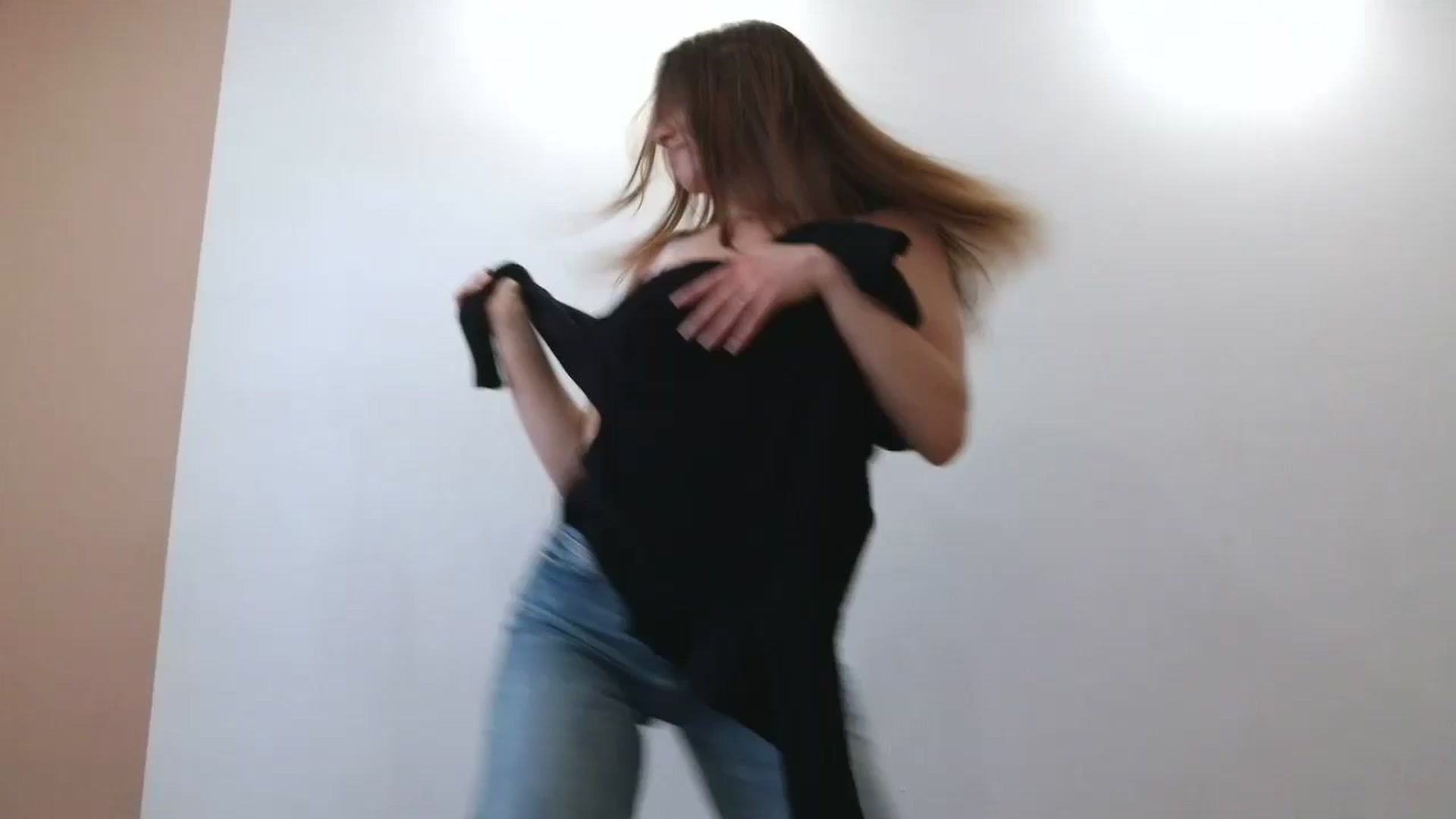 Gallery image thumbnail from HaleyReed's myfreecams stream on, 05/12/2025, 12:18 image 19 of 20