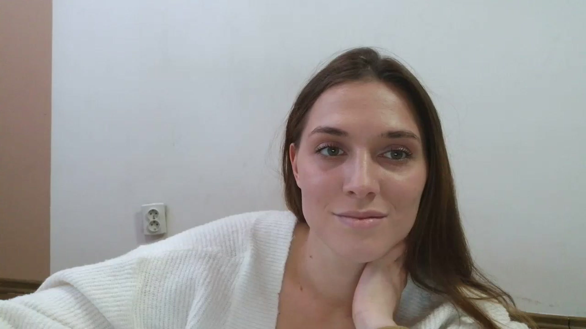 Gallery image thumbnail from HaleyReed's myfreecams stream on, 05/14/2025, 11:48 image 17 of 20