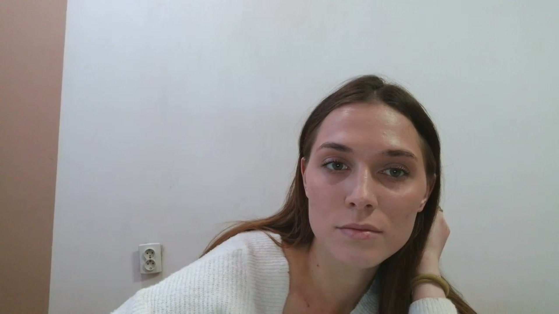 Gallery image thumbnail from HaleyReed's myfreecams stream on, 05/14/2025, 12:10 image 7 of 20