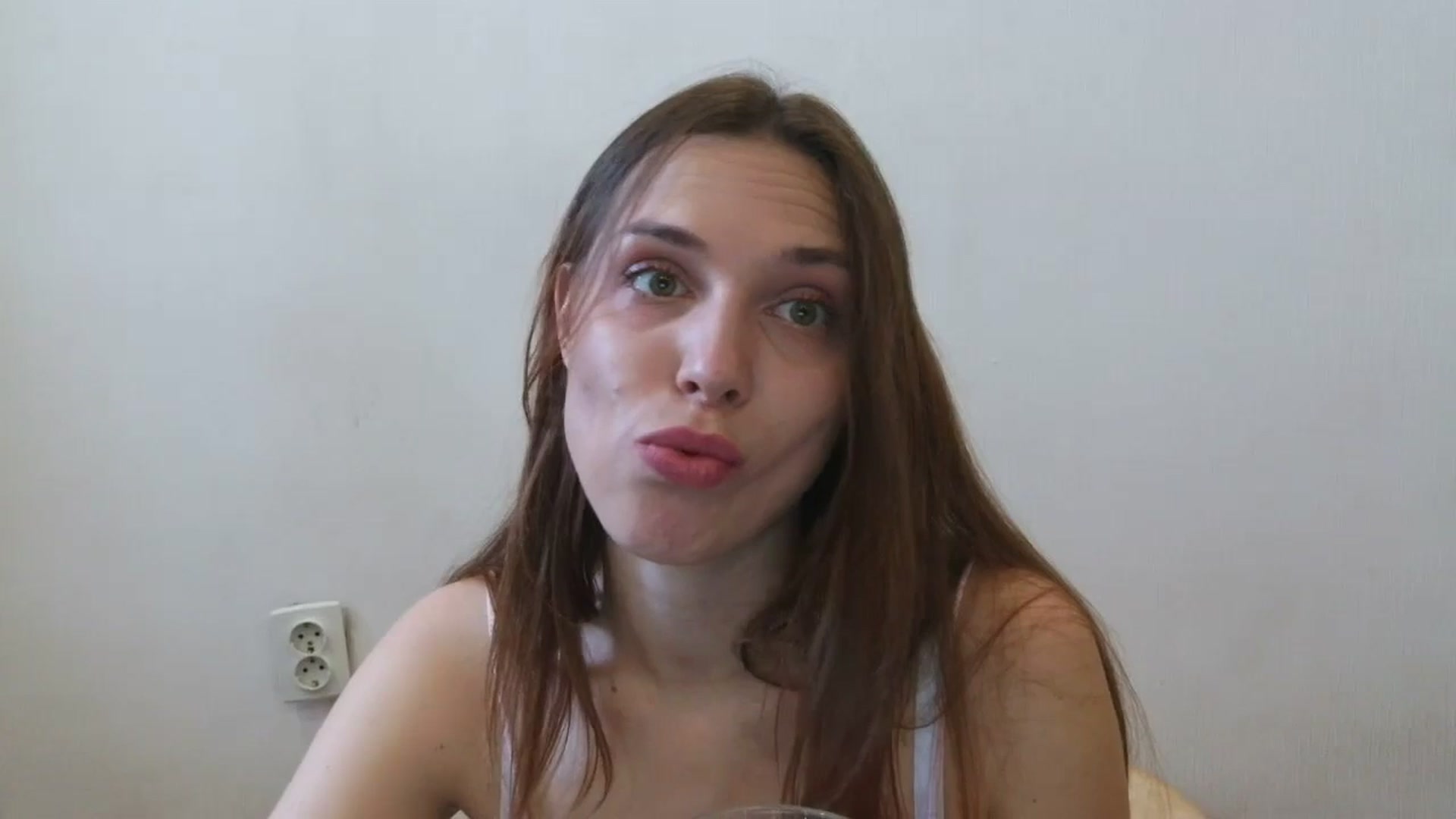 Gallery image thumbnail from HaleyReed's myfreecams stream on, 05/16/2025, 12:15 image 6 of 20