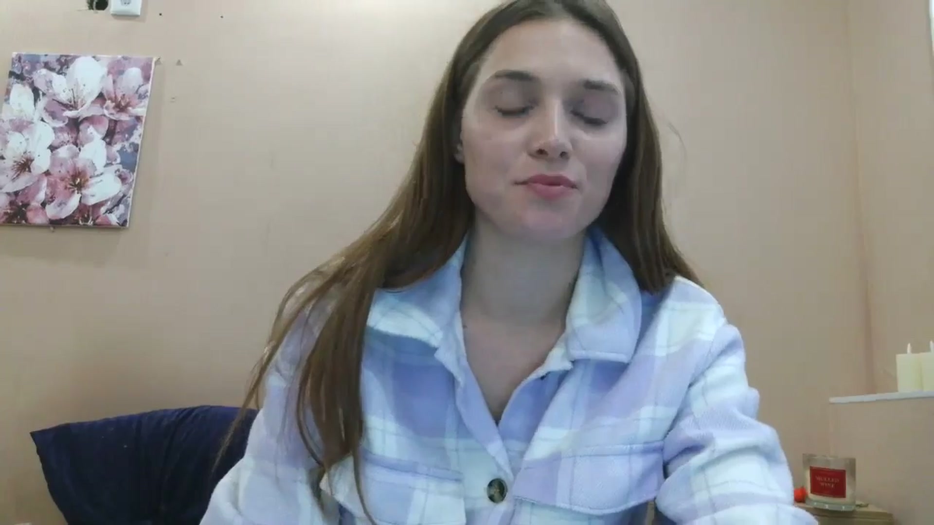 Gallery image thumbnail from HaleyReed's myfreecams stream on, 05/16/2025, 15:57 image 17 of 20