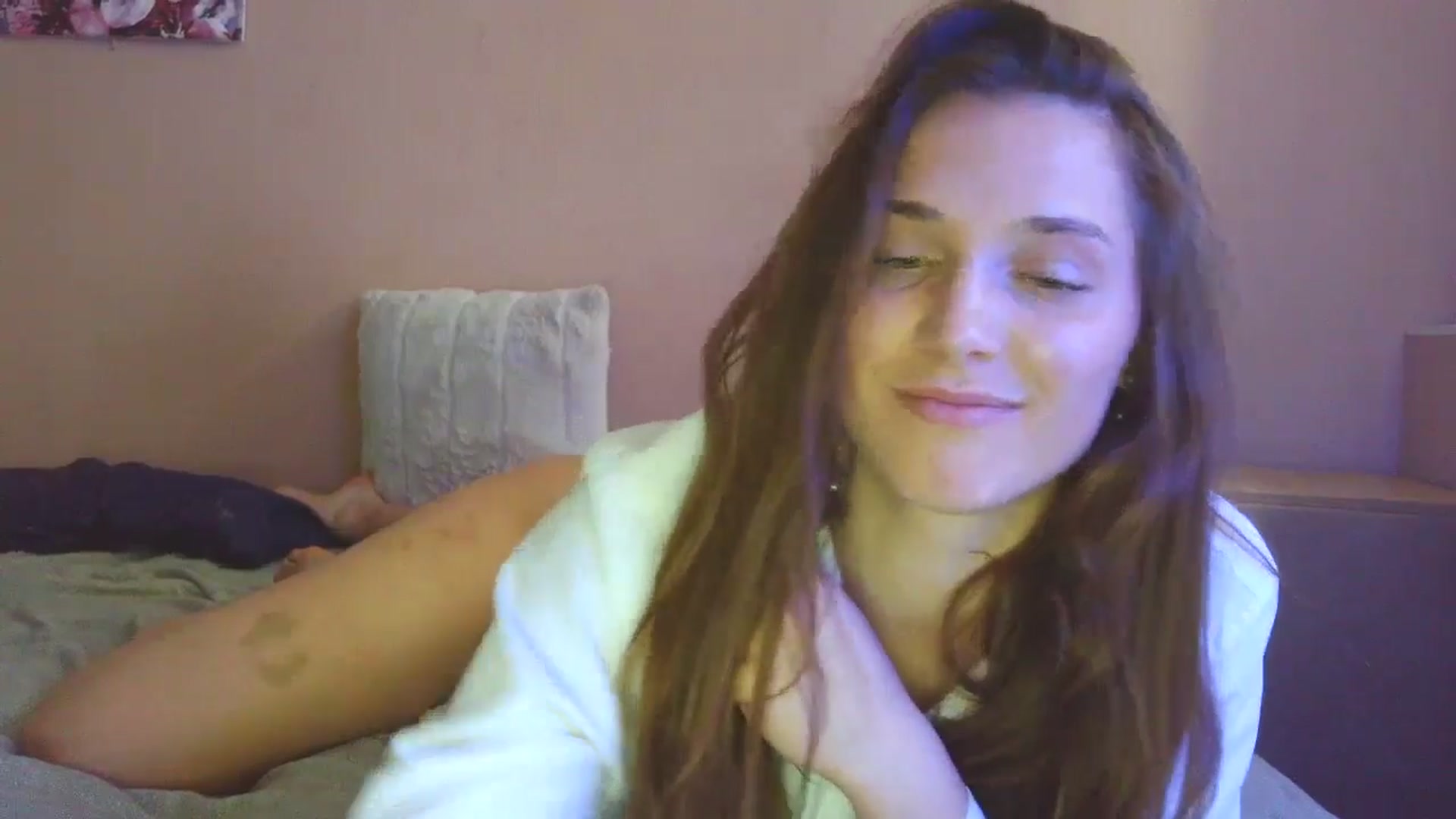 Gallery image thumbnail from HaleyReed's myfreecams stream on, 05/19/2025, 13:43 image 8 of 20