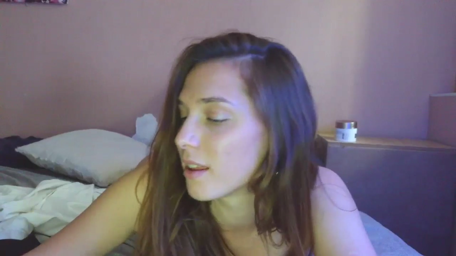 Gallery image thumbnail from HaleyReed's myfreecams stream on, 05/19/2025, 13:43 image 15 of 20