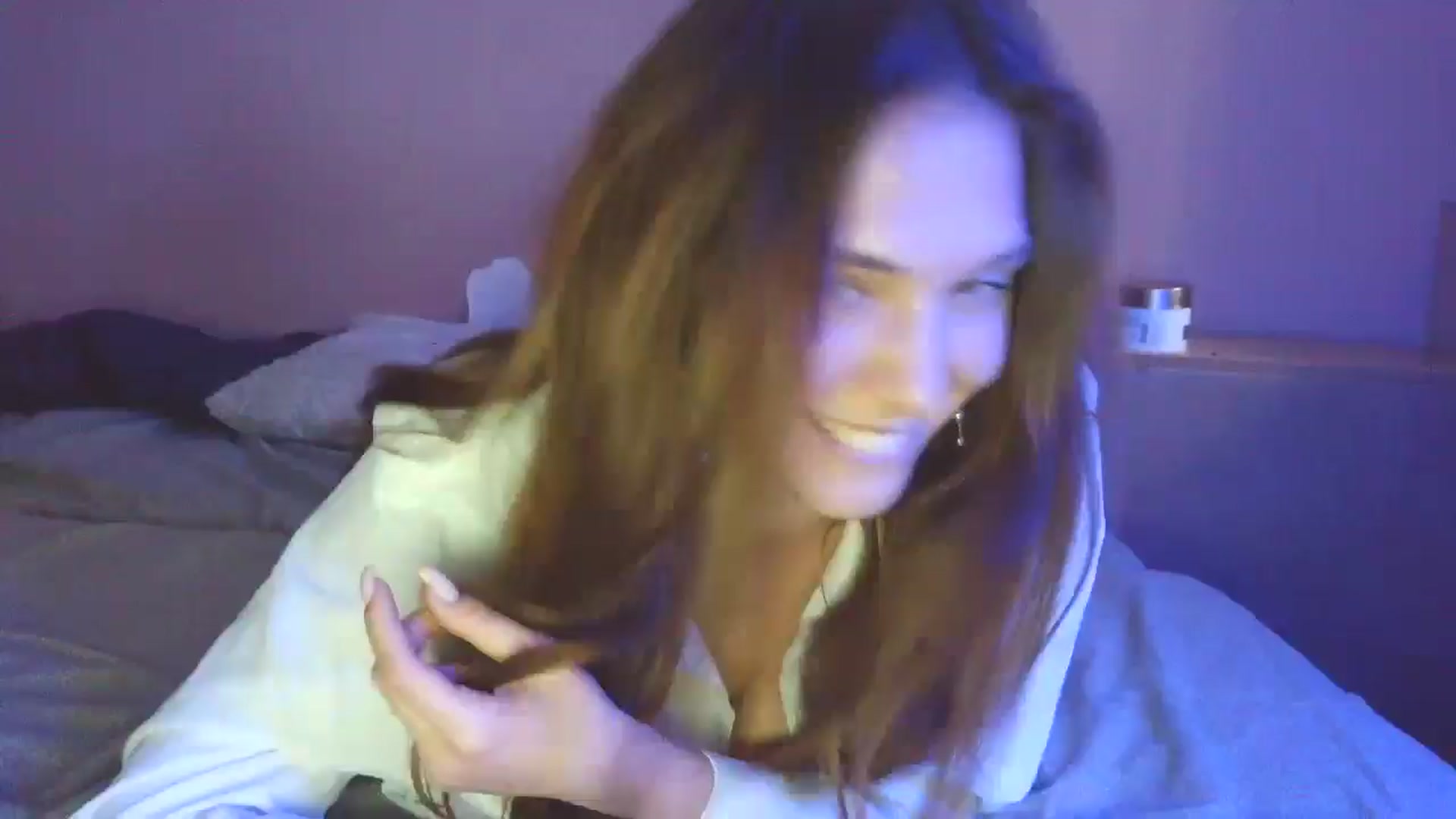 Gallery image thumbnail from HaleyReed's myfreecams stream on, 05/19/2025, 13:43 image 1 of 20