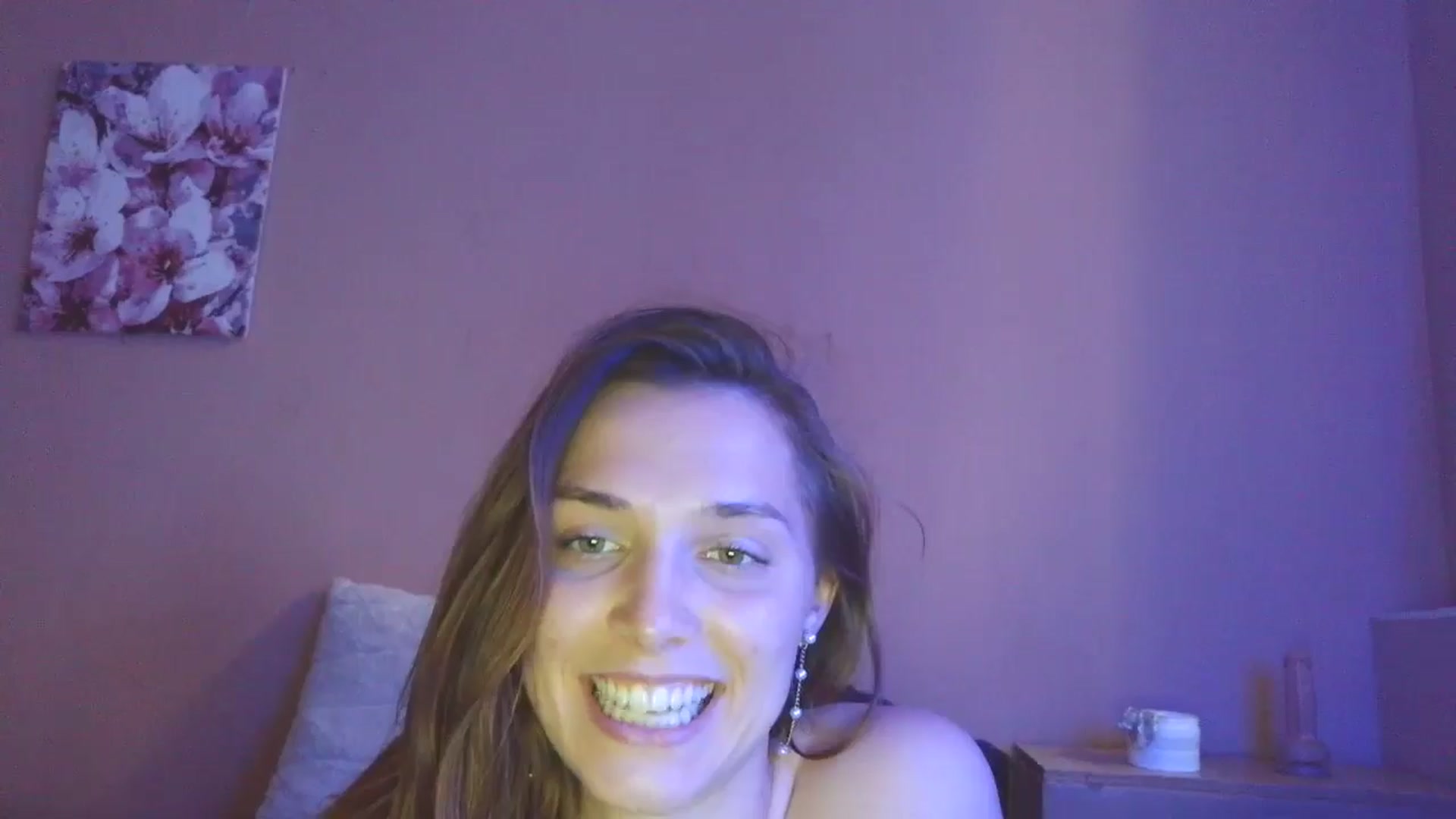 Gallery image thumbnail from HaleyReed's myfreecams stream on, 05/19/2025, 15:33 image 16 of 20