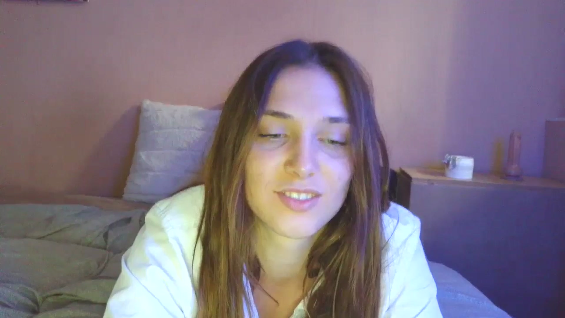 Gallery image thumbnail from HaleyReed's myfreecams stream on, 05/19/2025, 15:33 image 10 of 20