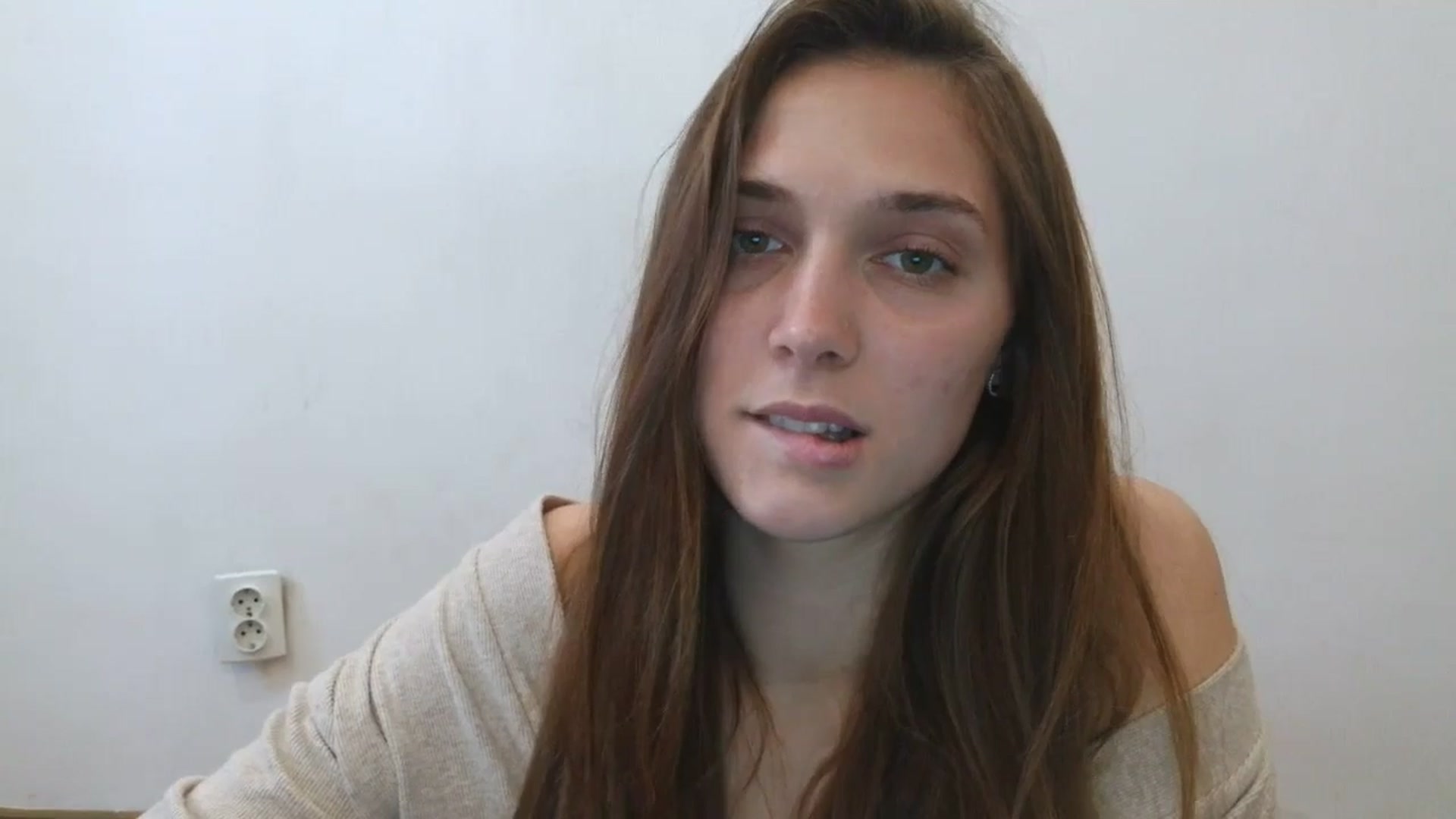 Gallery image thumbnail from HaleyReed's myfreecams stream on, 05/20/2025, 11:54 image 15 of 20