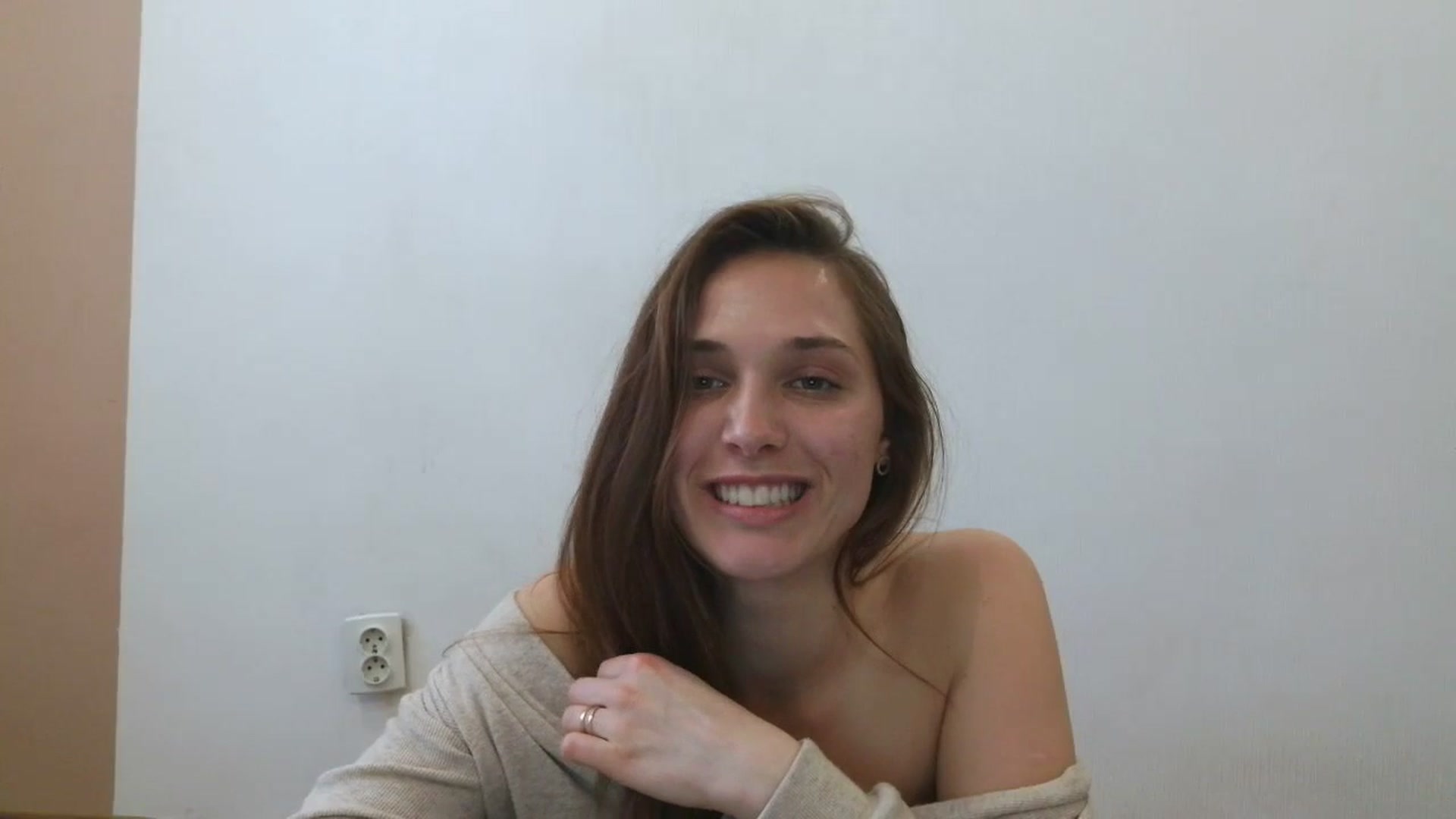 Gallery image thumbnail from HaleyReed's myfreecams stream on, 05/20/2025, 12:54 image 17 of 20