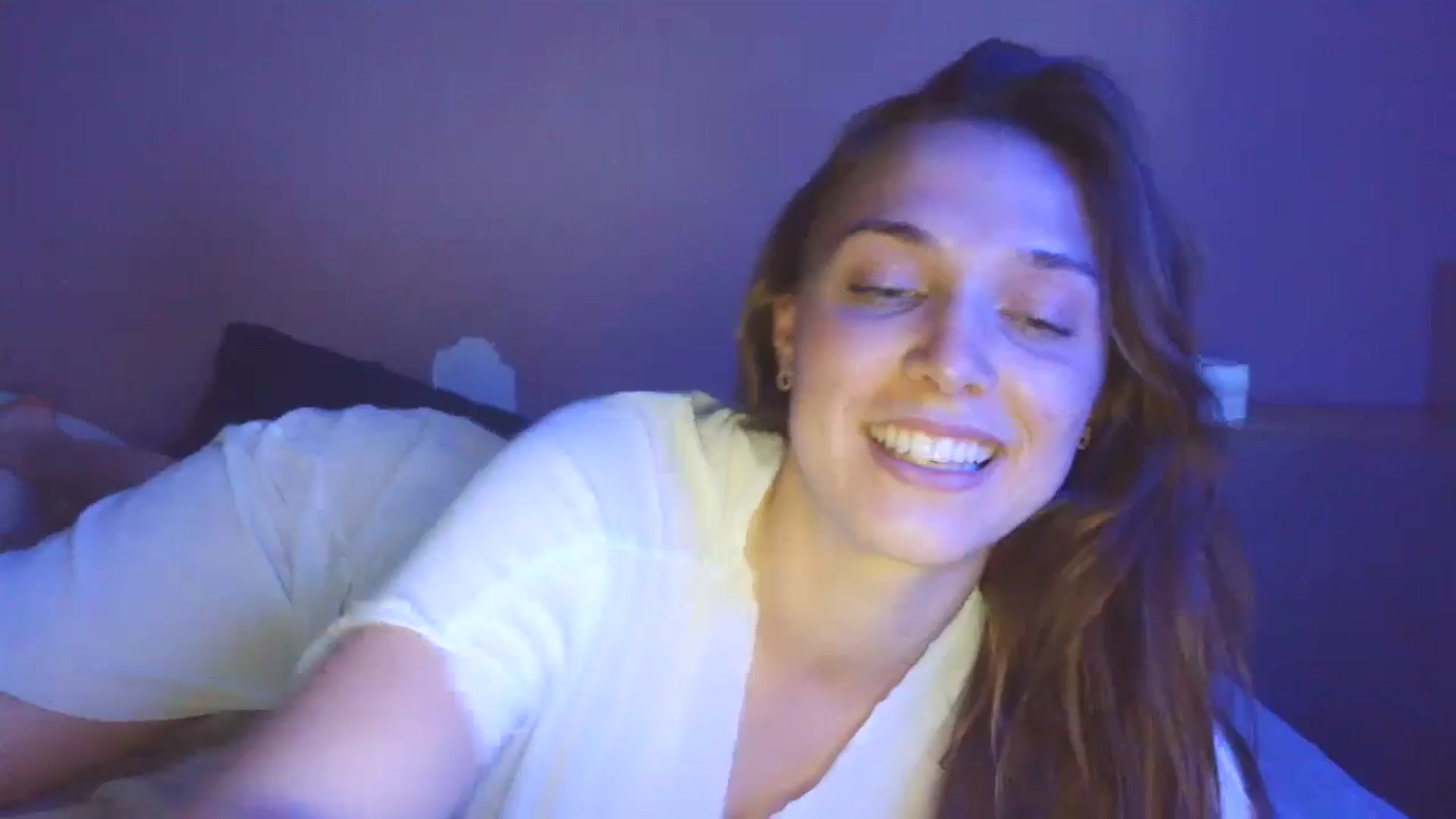 Gallery image thumbnail from HaleyReed's myfreecams stream on, 05/20/2025, 17:08 image 16 of 20