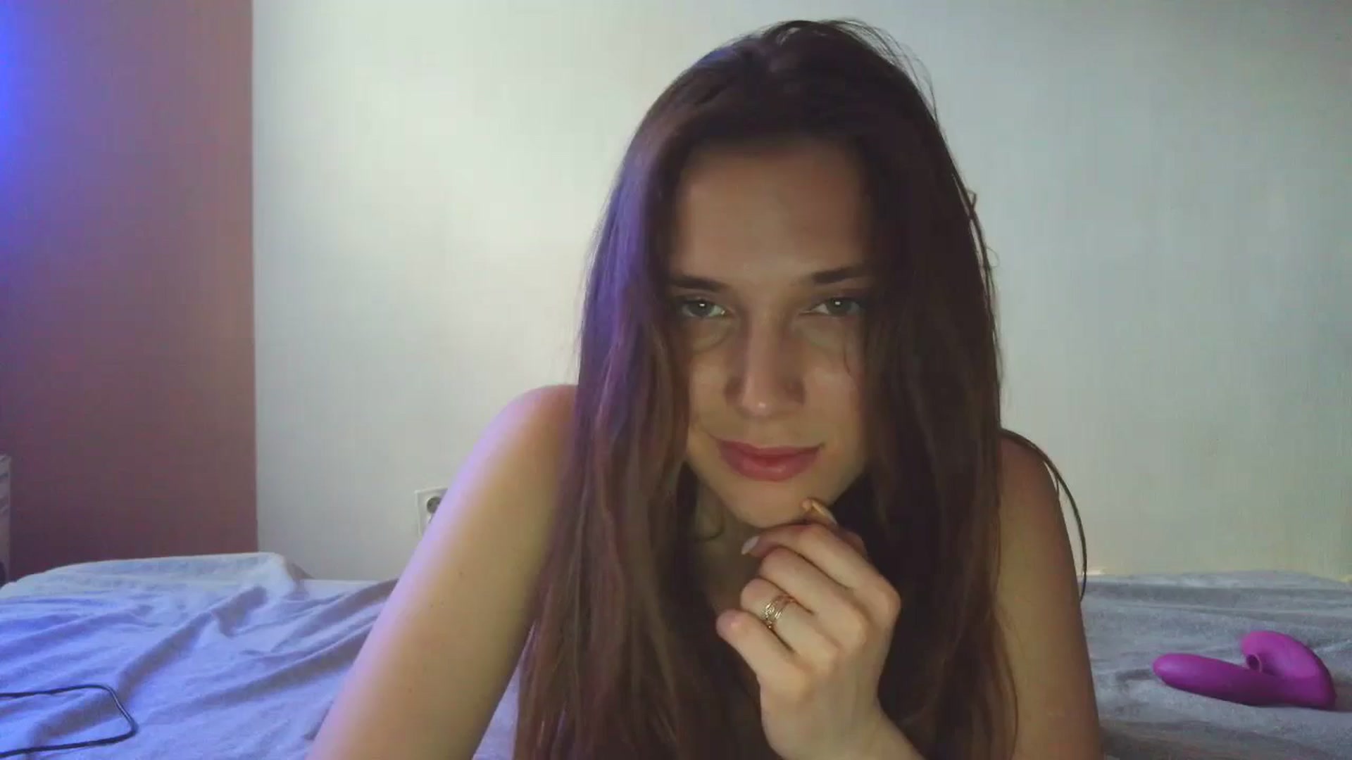 Gallery image thumbnail from HaleyReed's myfreecams stream on, 05/21/2025, 15:17 image 1 of 20