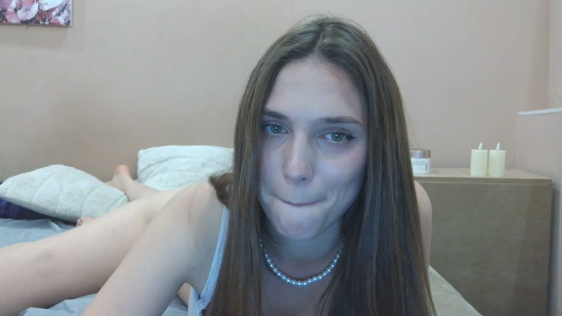 Gallery image thumbnail from HaleyReed's myfreecams stream on, 05/25/2025, 19:39 image 17 of 20
