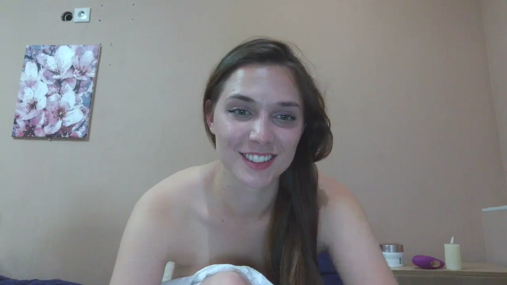 Gallery image thumbnail from HaleyReed's myfreecams stream on, 05/25/2025, 22:15 image 14 of 20