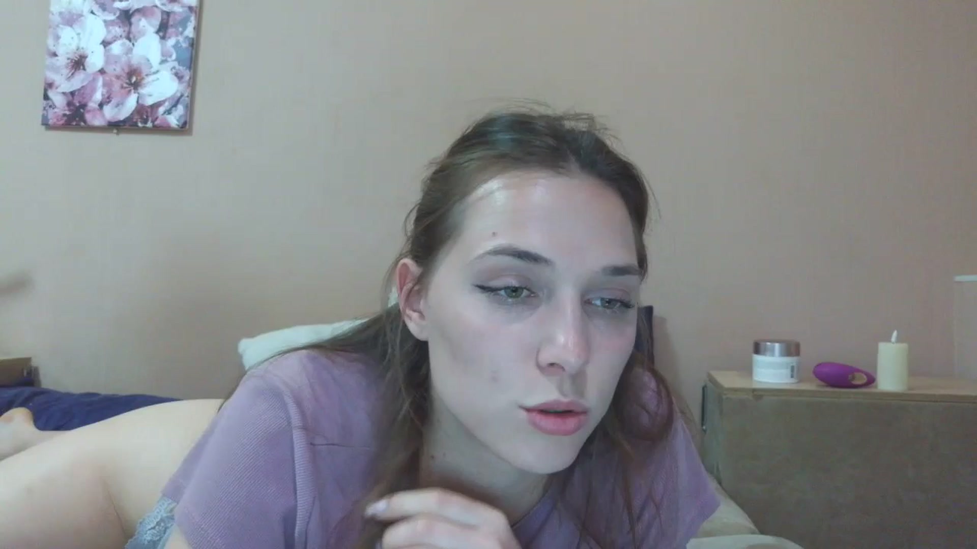 Gallery image thumbnail from HaleyReed's myfreecams stream on, 05/26/2025, 24:26 image 1 of 20