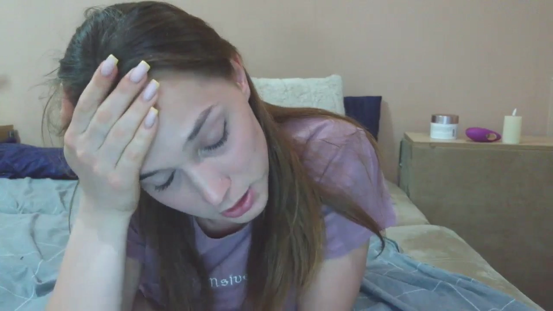 Gallery image thumbnail from HaleyReed's myfreecams stream on, 05/26/2025, 24:26 image 14 of 20