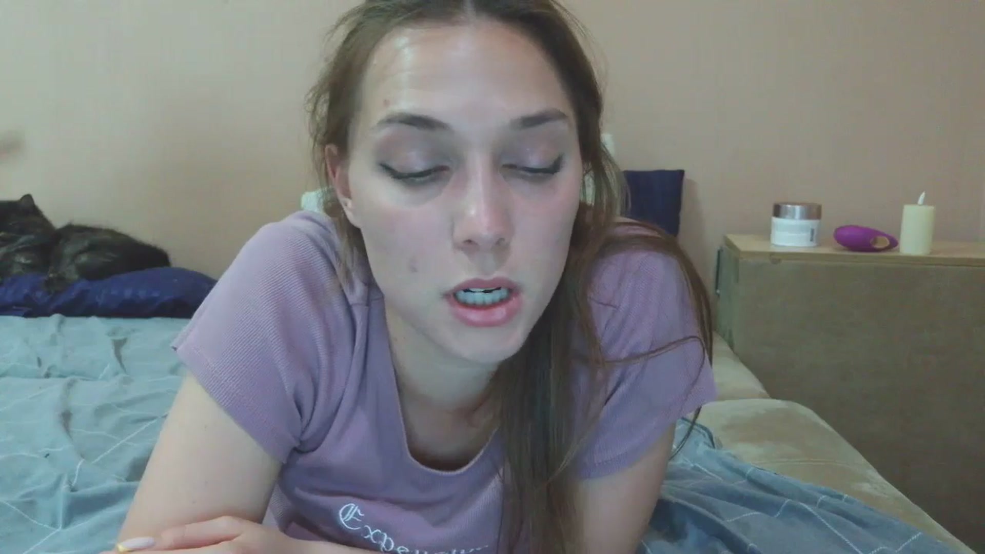 Gallery image thumbnail from HaleyReed's myfreecams stream on, 05/26/2025, 24:26 image 17 of 20