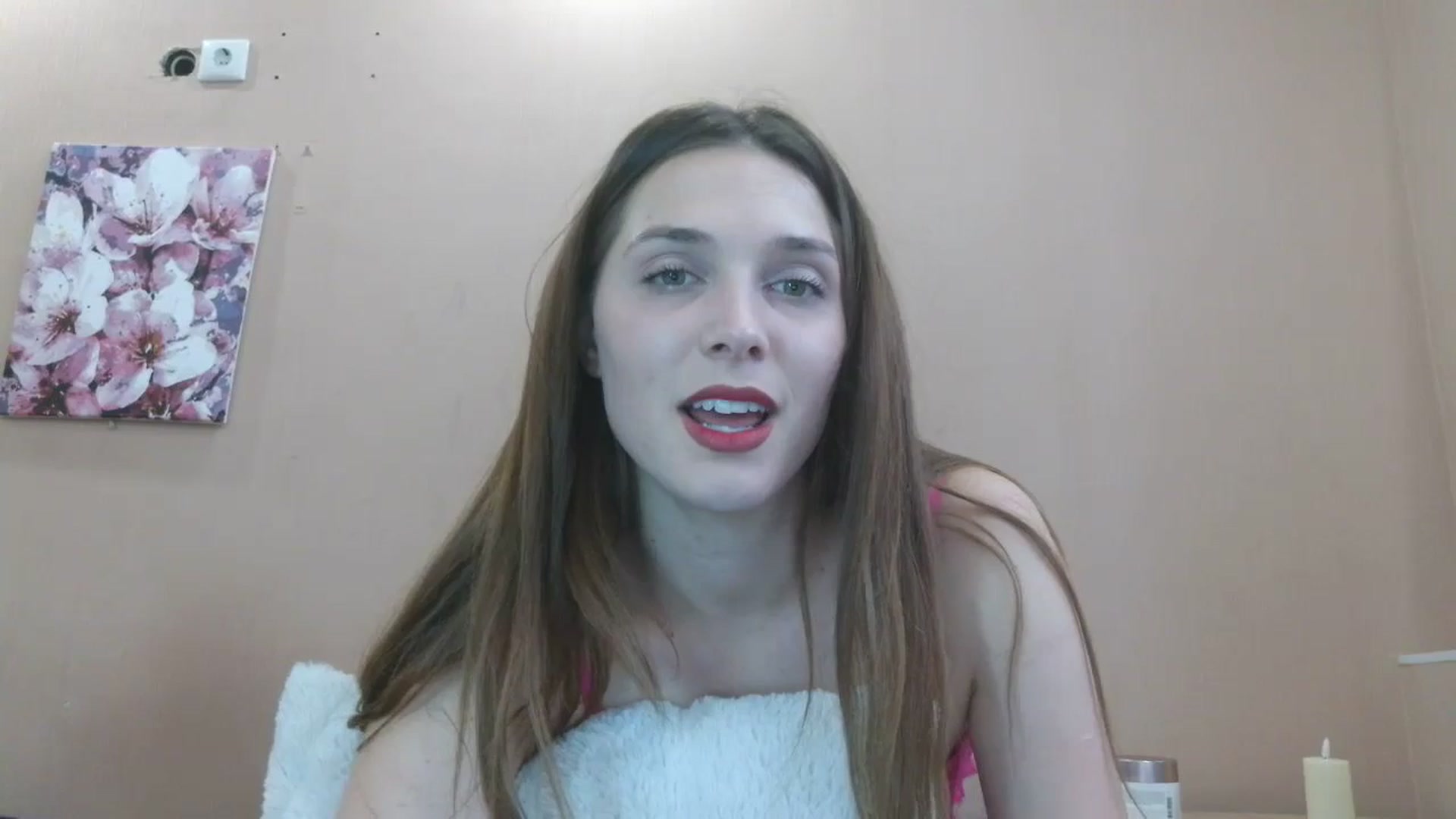 Gallery image thumbnail from HaleyReed's myfreecams stream on, 05/26/2025, 13:35 image 9 of 20