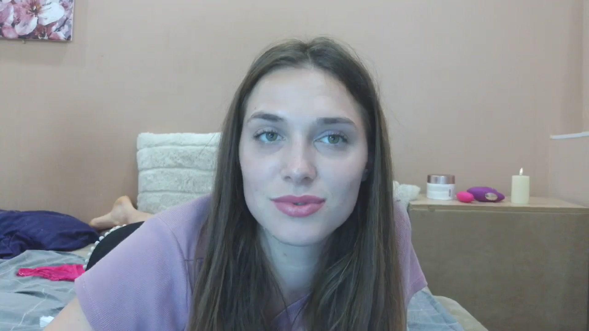 Gallery image thumbnail from HaleyReed's myfreecams stream on, 05/26/2025, 17:48 image 15 of 20