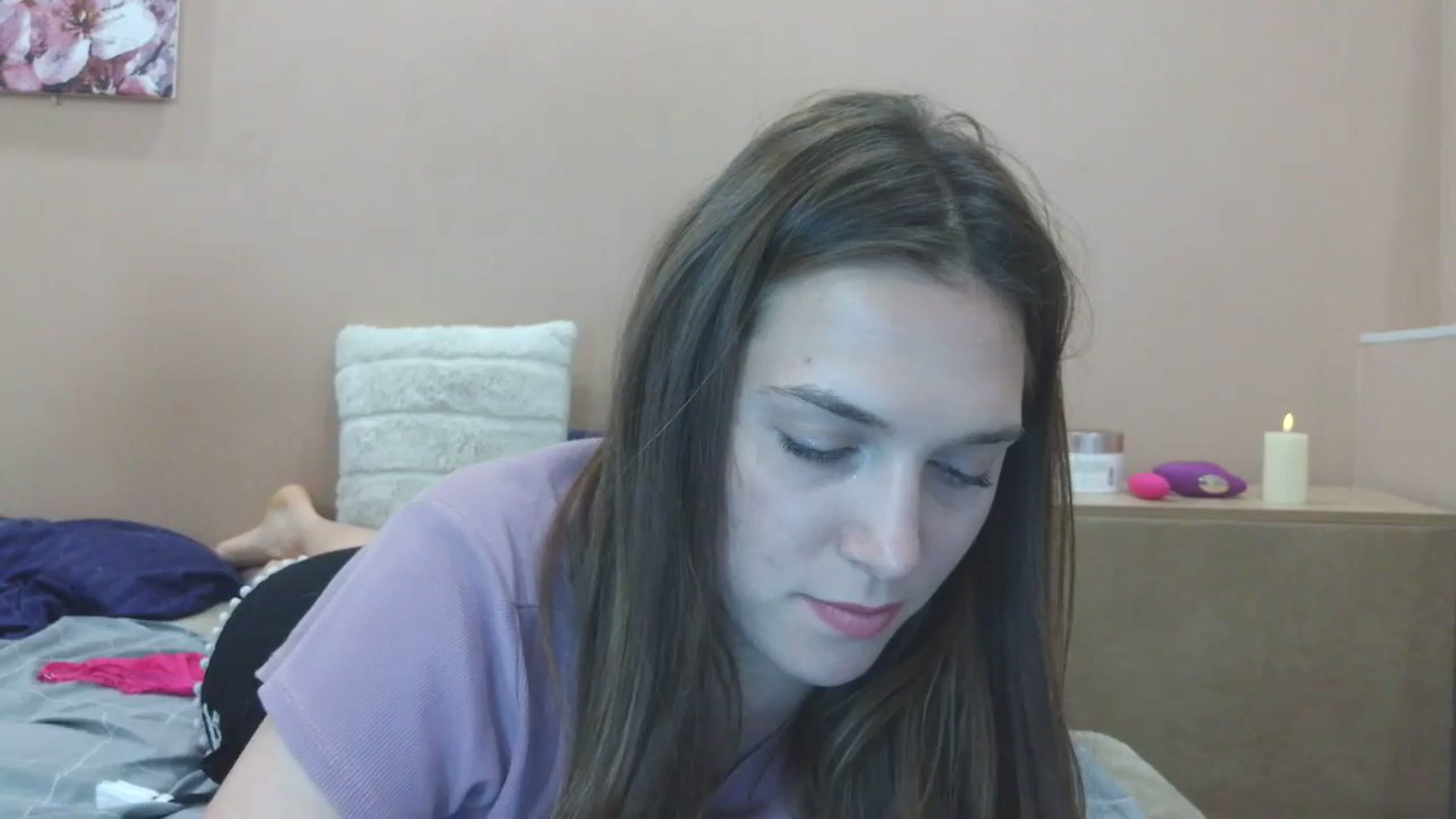 Gallery image thumbnail from HaleyReed's myfreecams stream on, 05/26/2025, 17:48 image 16 of 20