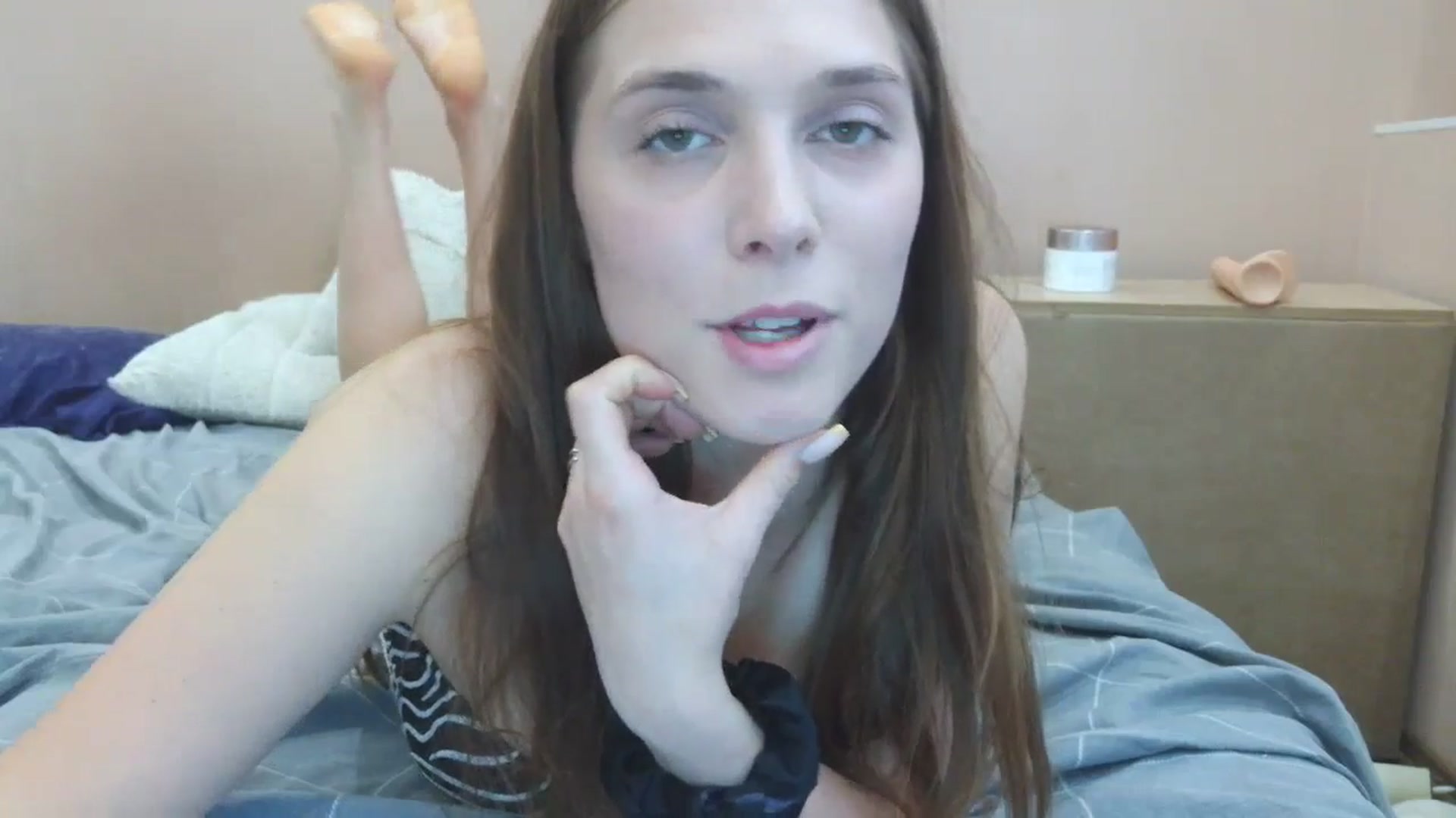 Gallery image thumbnail from HaleyReed's myfreecams stream on, 05/30/2025, 13:20 image 17 of 20