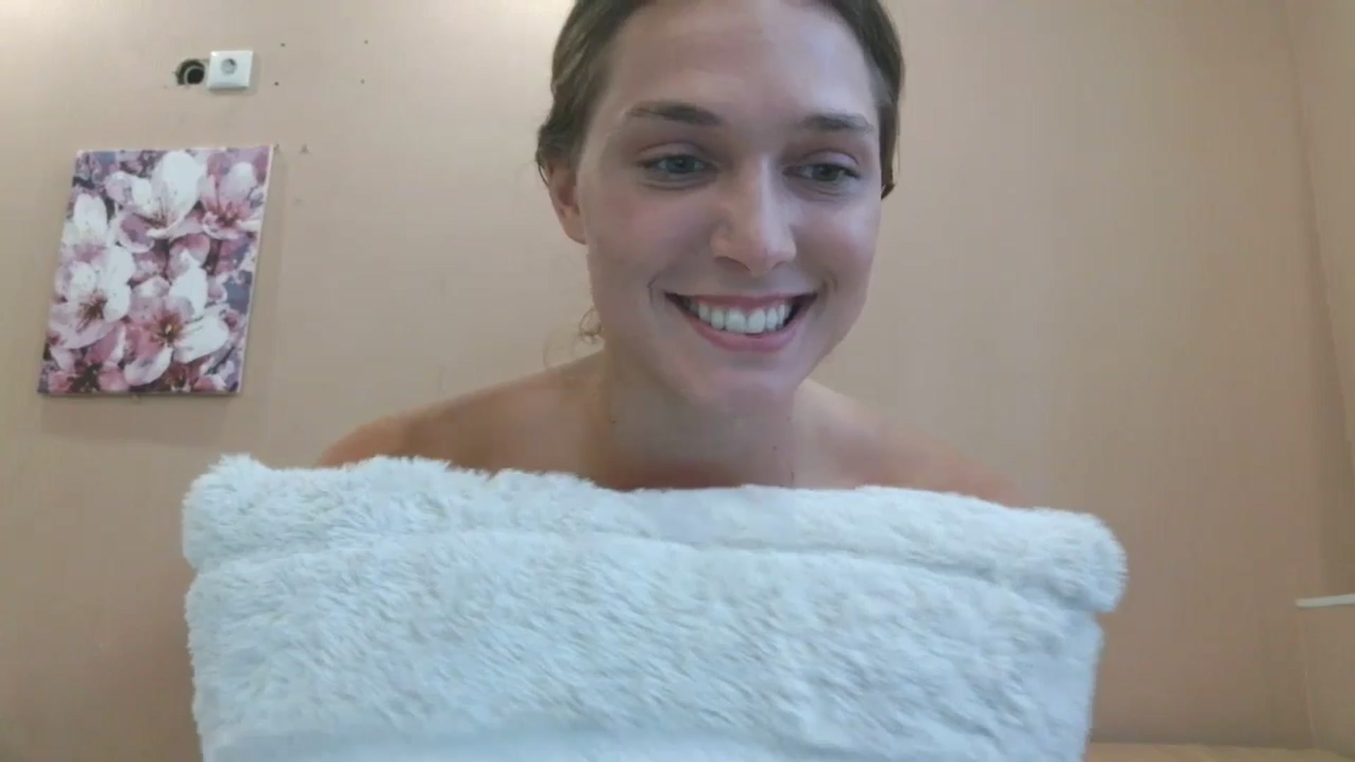 Gallery image thumbnail from HaleyReed's myfreecams stream on, 06/13/2025, 13:25 image 18 of 20