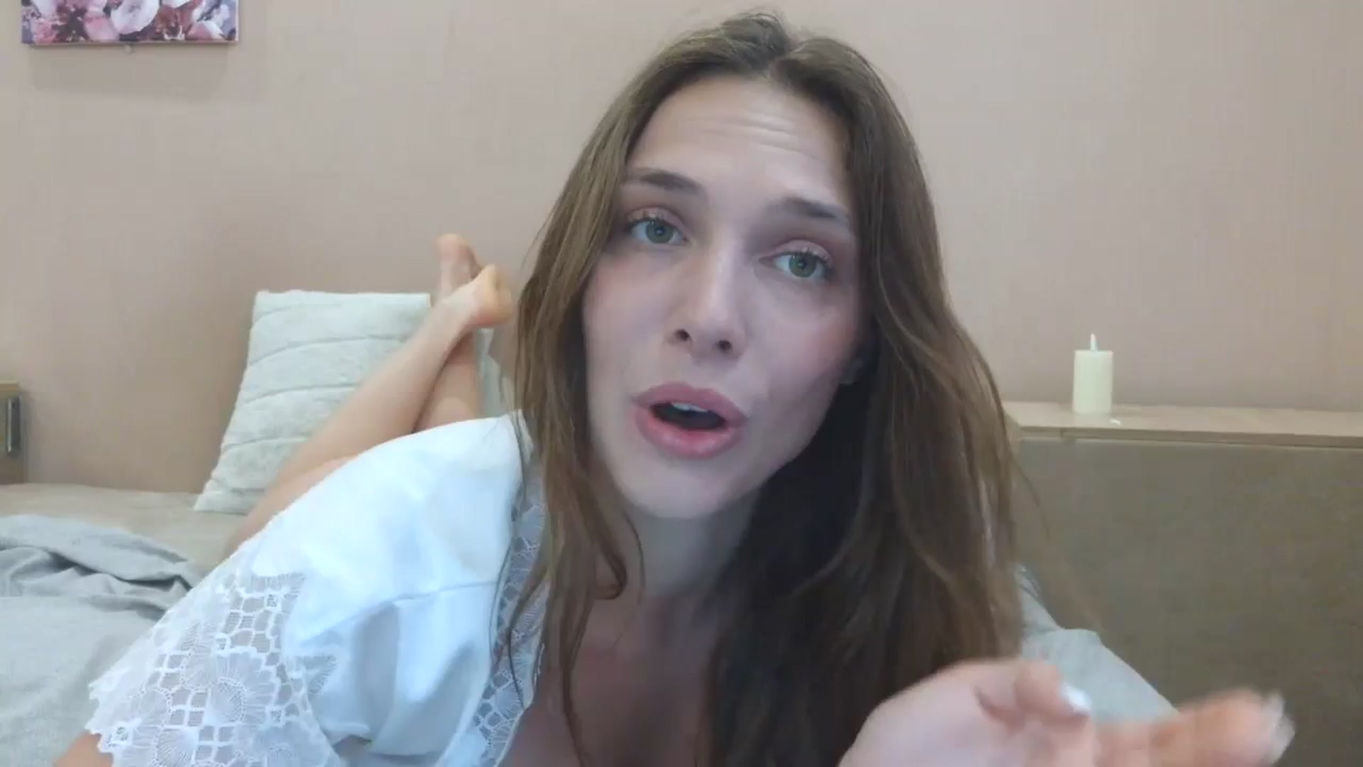 Gallery image thumbnail from HaleyReed's myfreecams stream on, 06/13/2025, 14:17 image 17 of 20