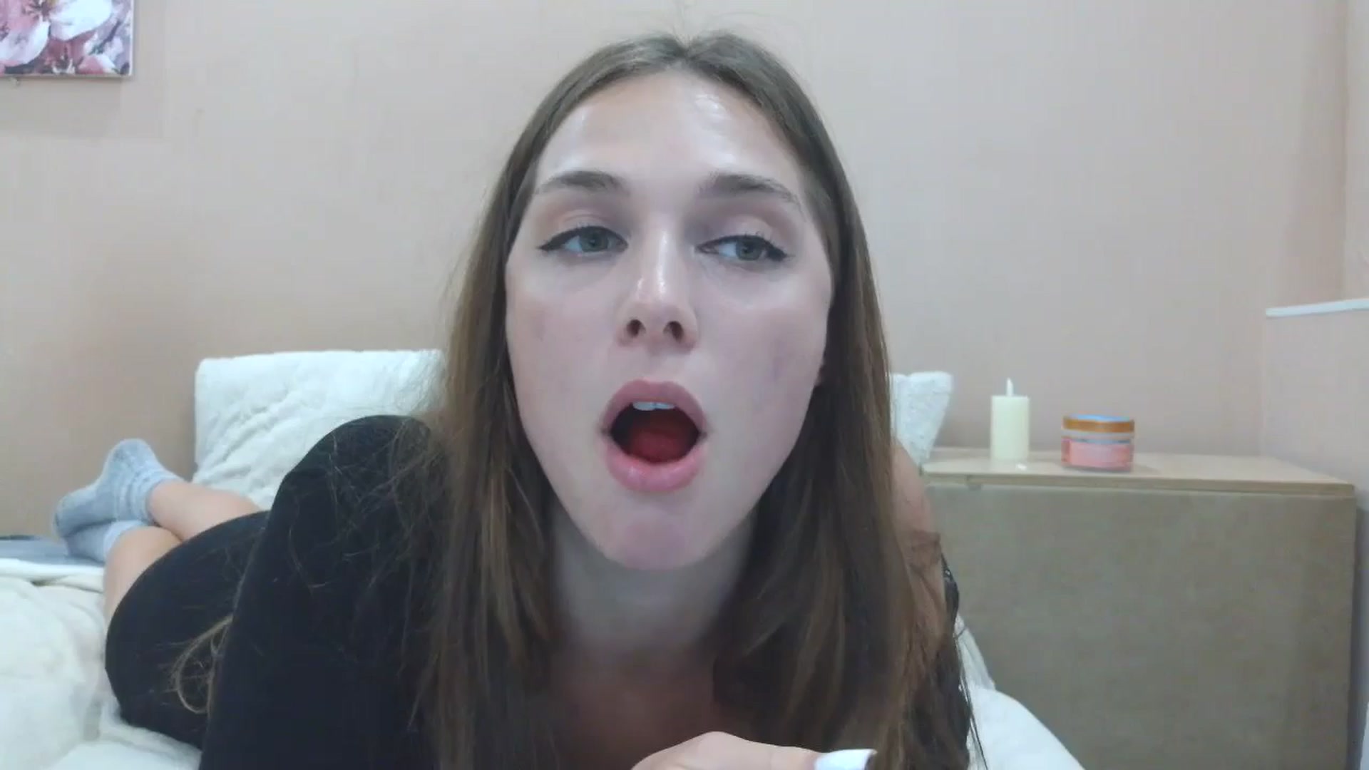 Gallery image thumbnail from HaleyReed's myfreecams stream on, 06/15/2025, 16:41 image 1 of 20