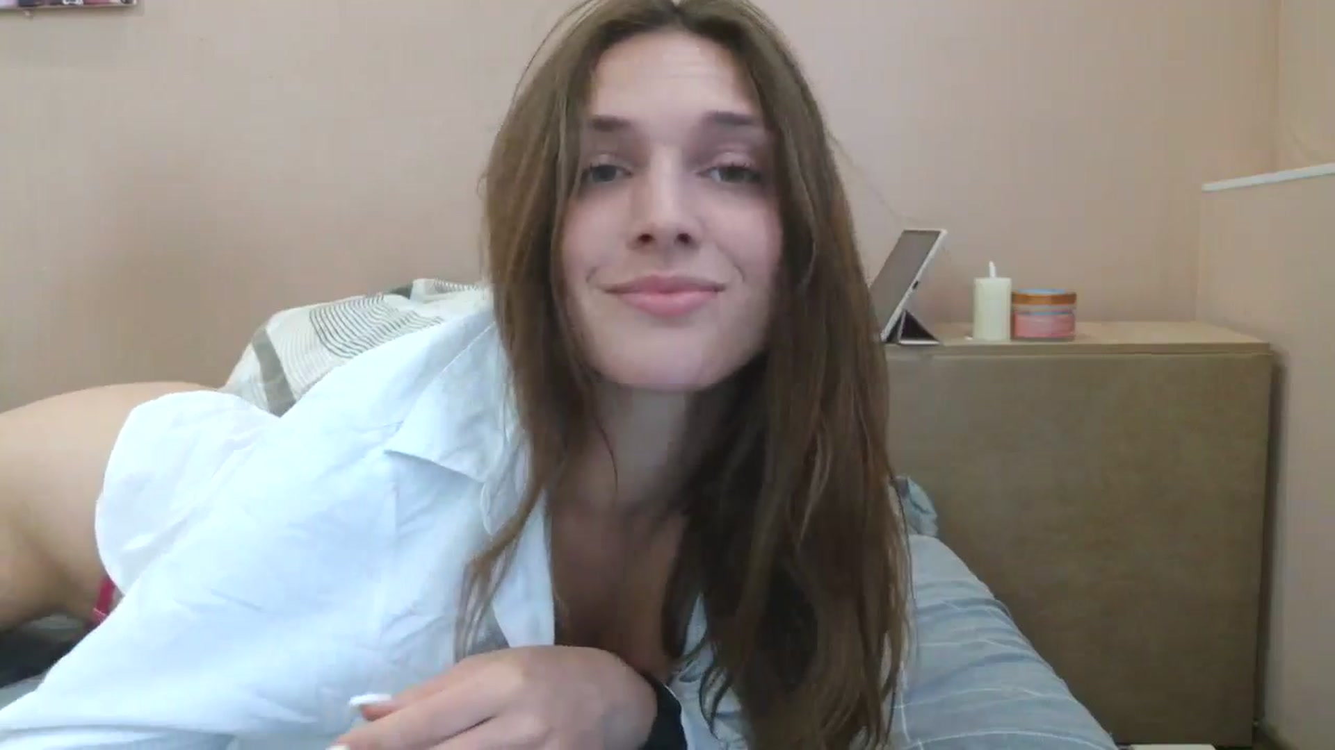 Gallery image thumbnail from HaleyReed's myfreecams stream on, 06/18/2025, 15:27 image 16 of 20