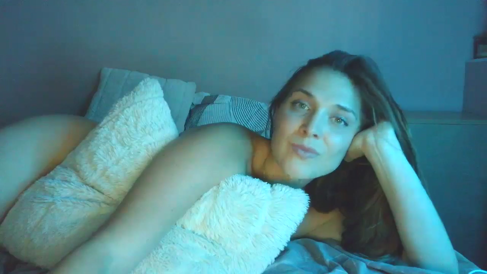 Gallery image thumbnail from HaleyReed's myfreecams stream on, 06/23/2025, 17:19 image 13 of 20