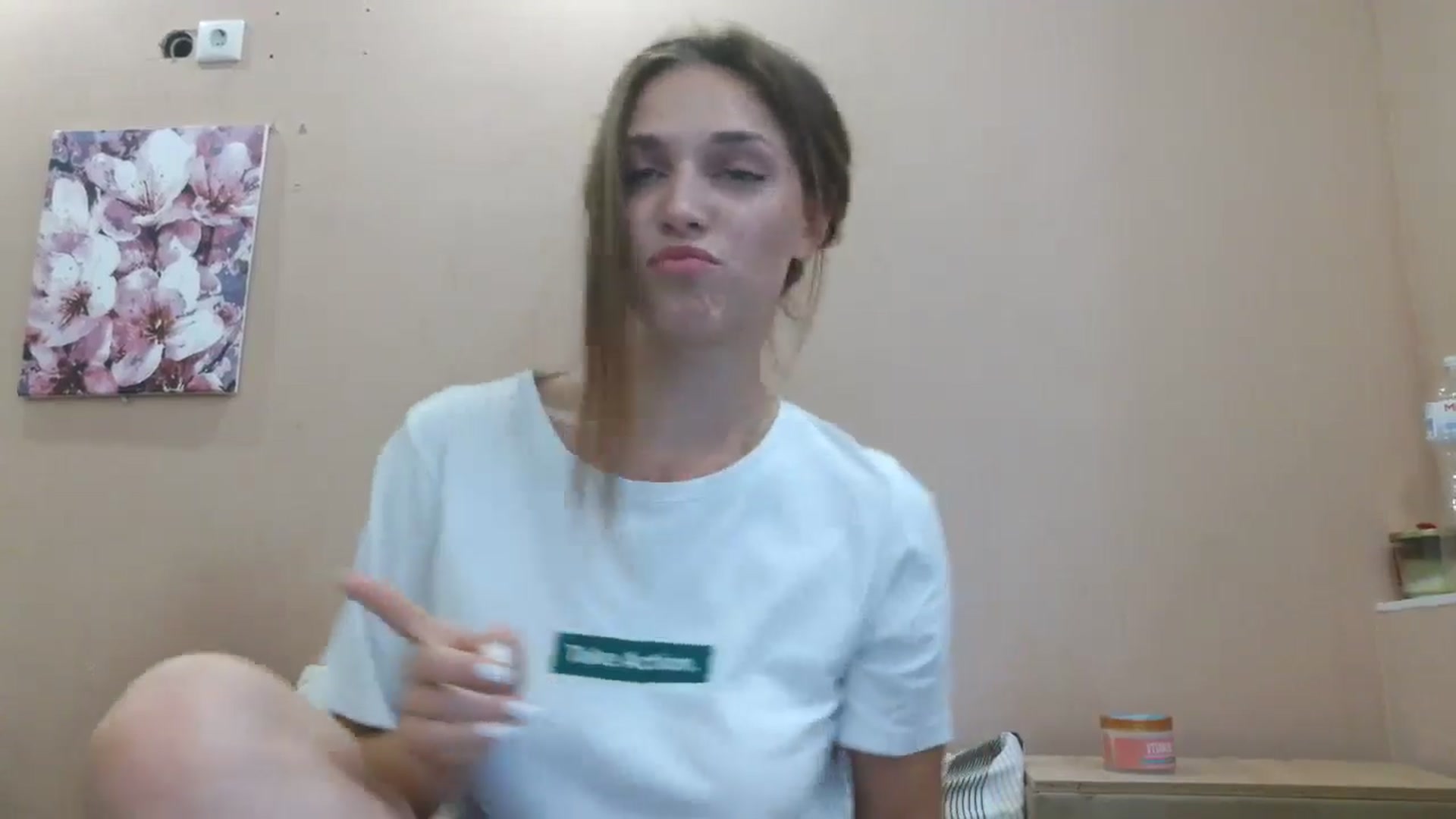 Gallery image thumbnail from HaleyReed's myfreecams stream on, 06/26/2025, 15:42 image 4 of 20