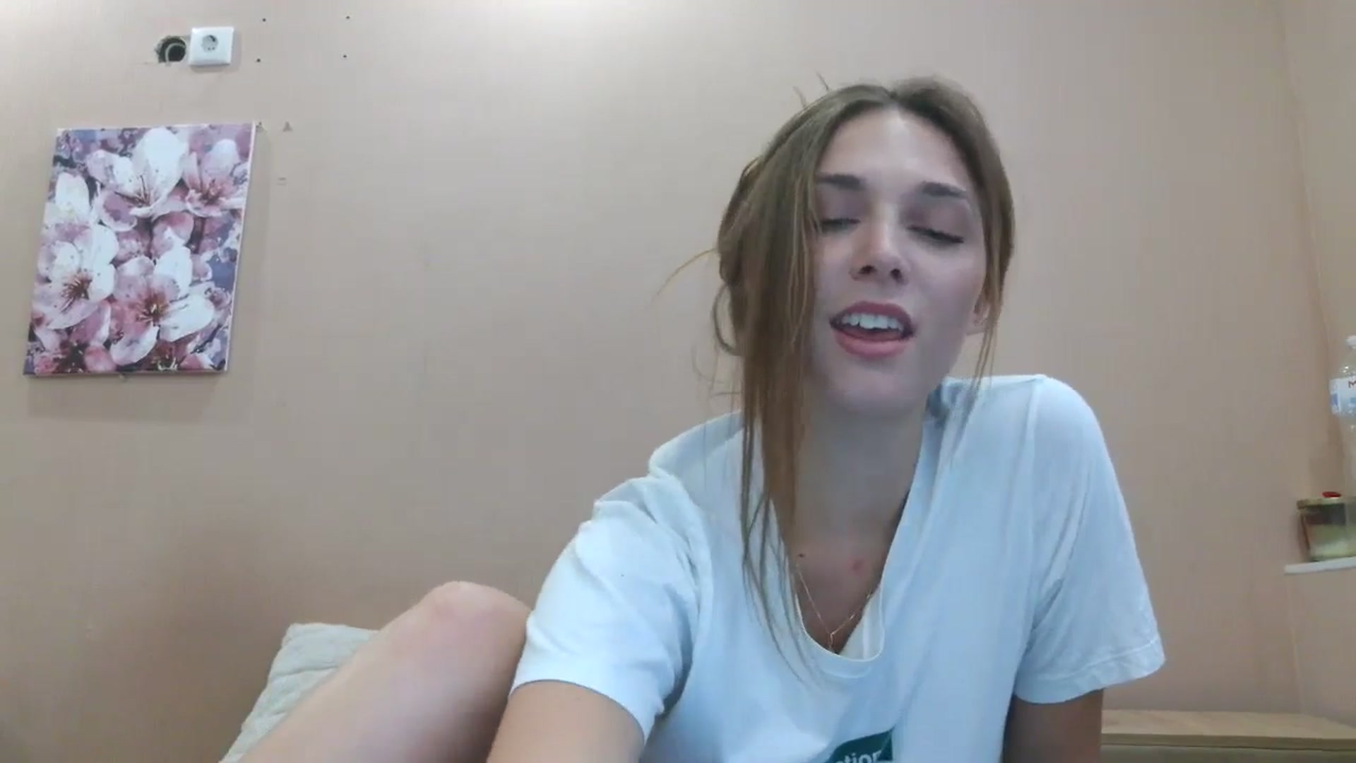 Gallery image thumbnail from HaleyReed's myfreecams stream on, 06/26/2025, 15:42 image 7 of 20