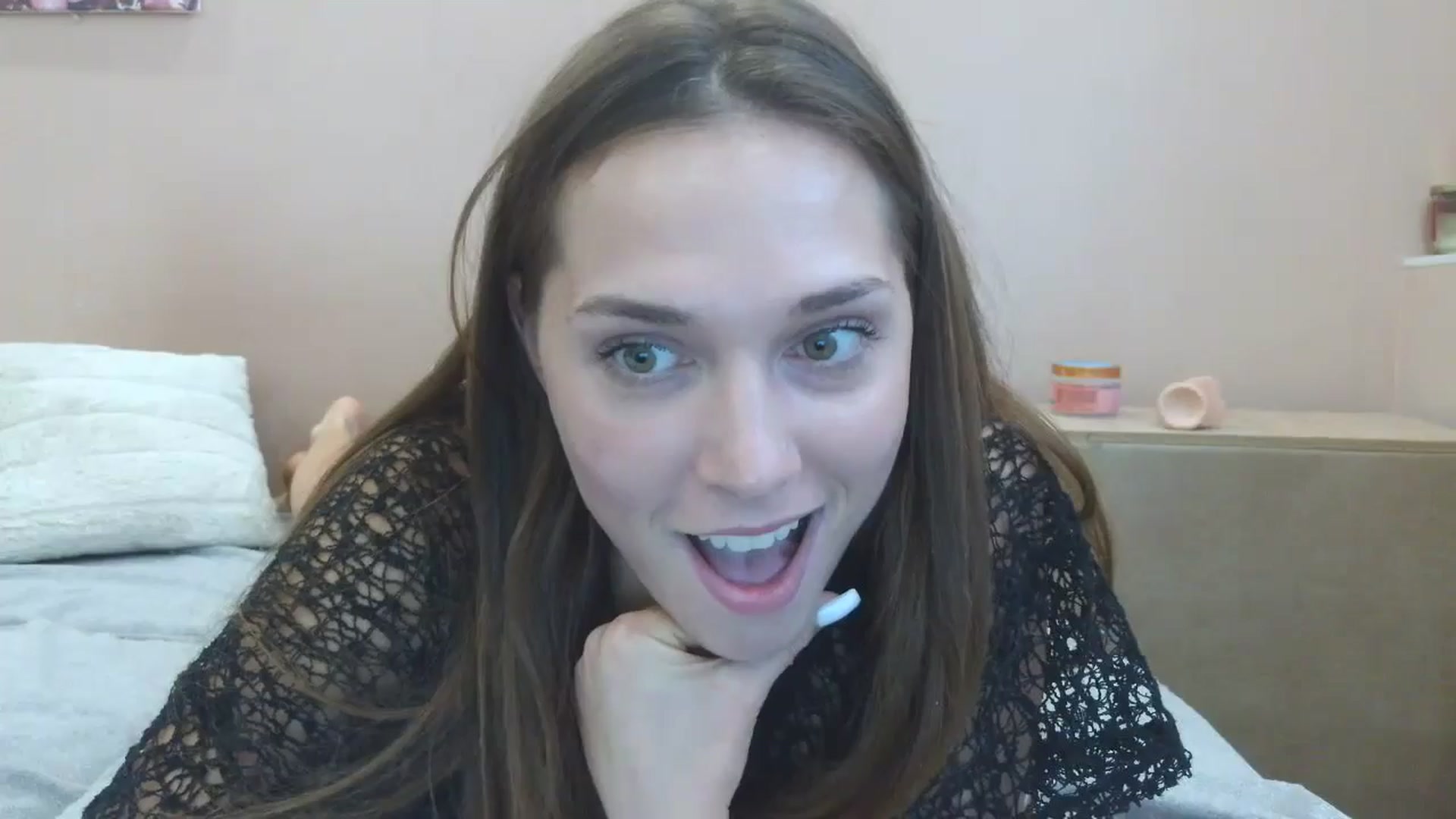 Gallery image thumbnail from HaleyReed's myfreecams stream on, 06/27/2025, 14:05 image 16 of 20