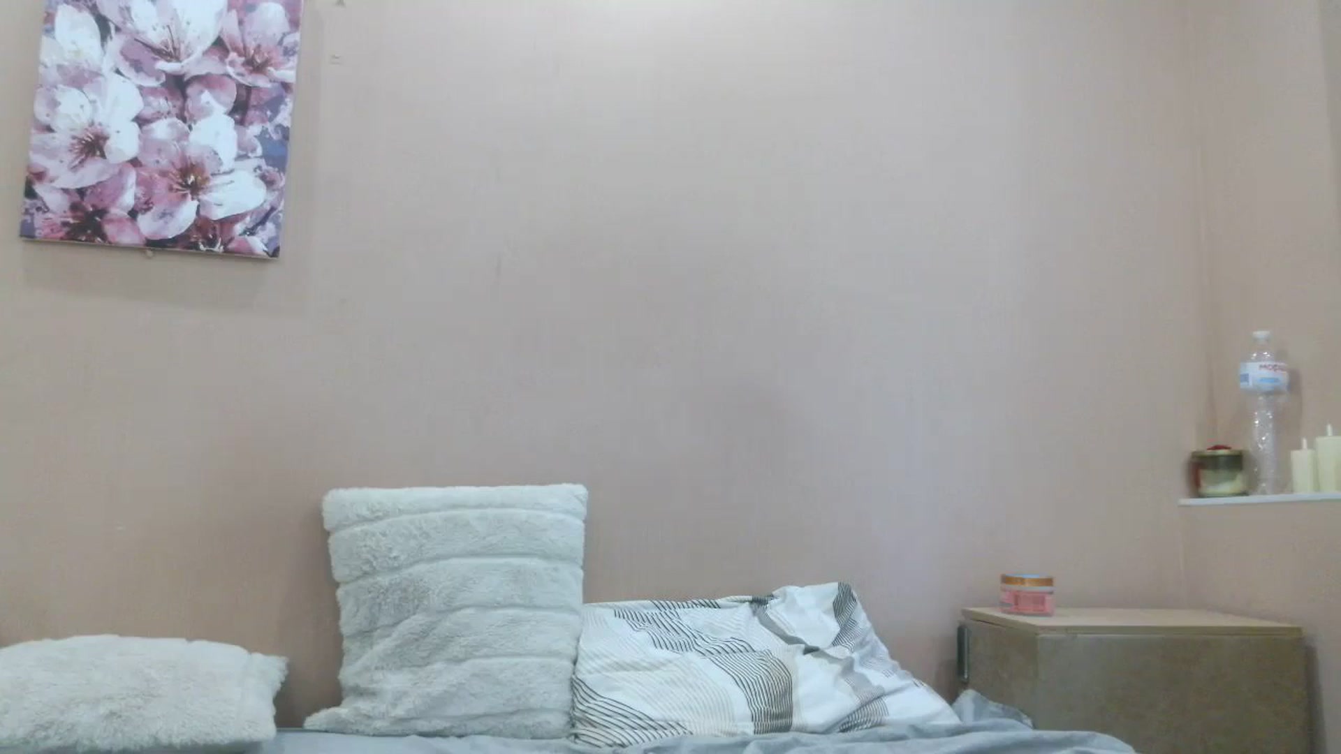 Gallery image thumbnail from HaleyReed's myfreecams stream on, 06/27/2025, 15:35 image 19 of 20