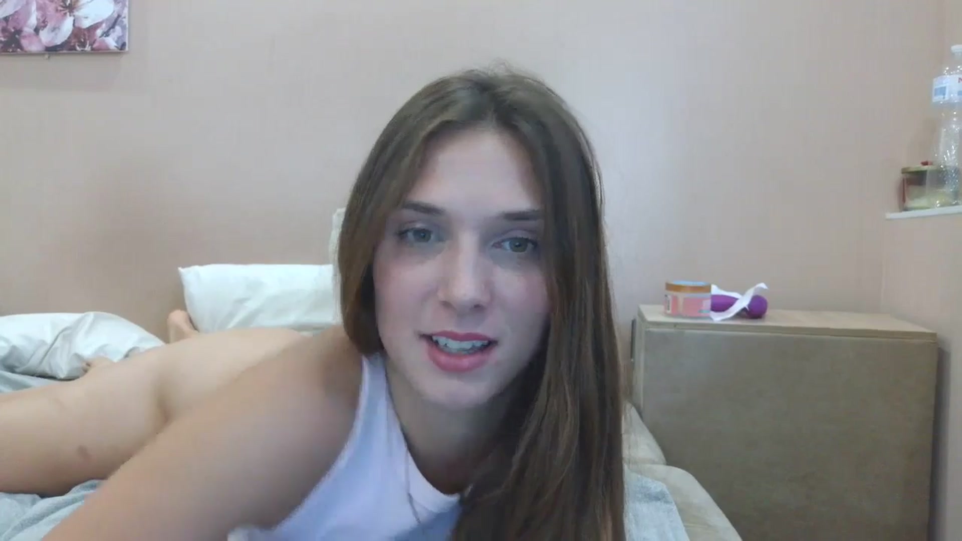 Gallery image thumbnail from HaleyReed's myfreecams stream on, 07/16/2025, 14:21 image 13 of 20