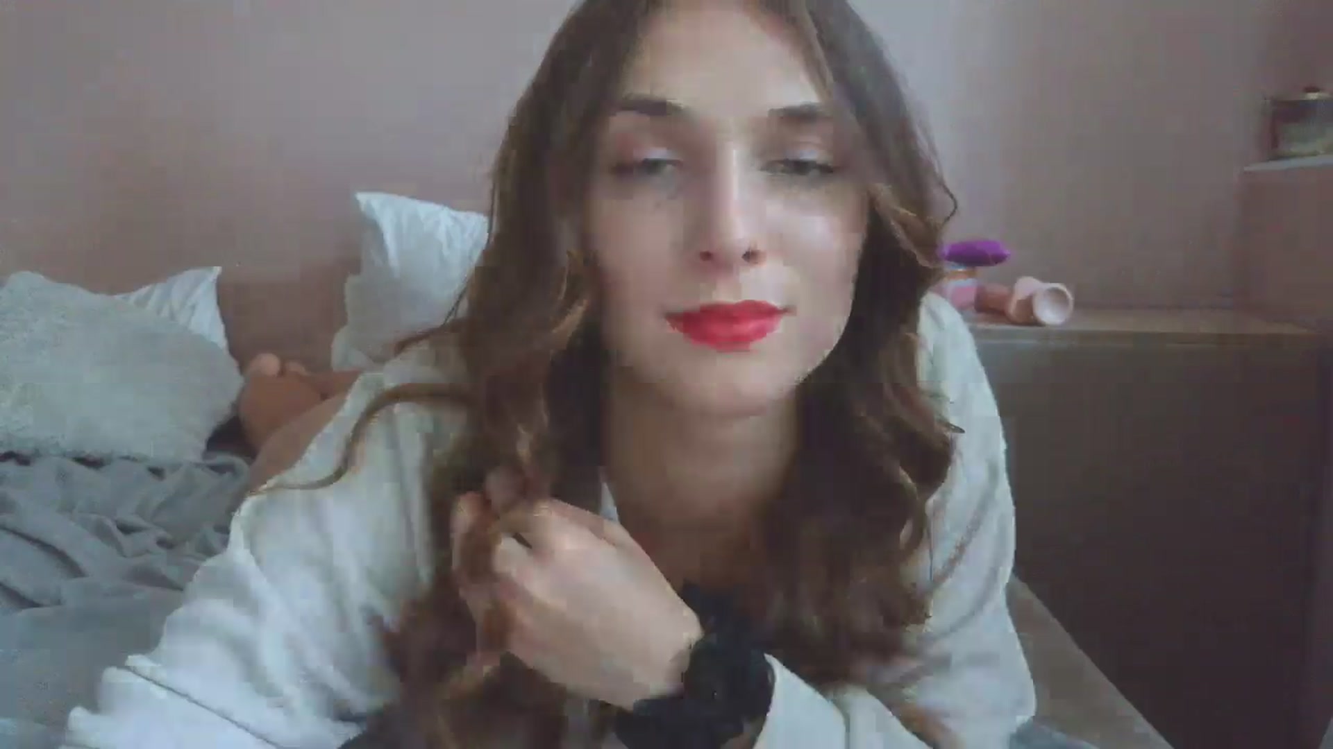 Gallery image thumbnail from HaleyReed's myfreecams stream on, 07/18/2025, 15:22 image 16 of 20