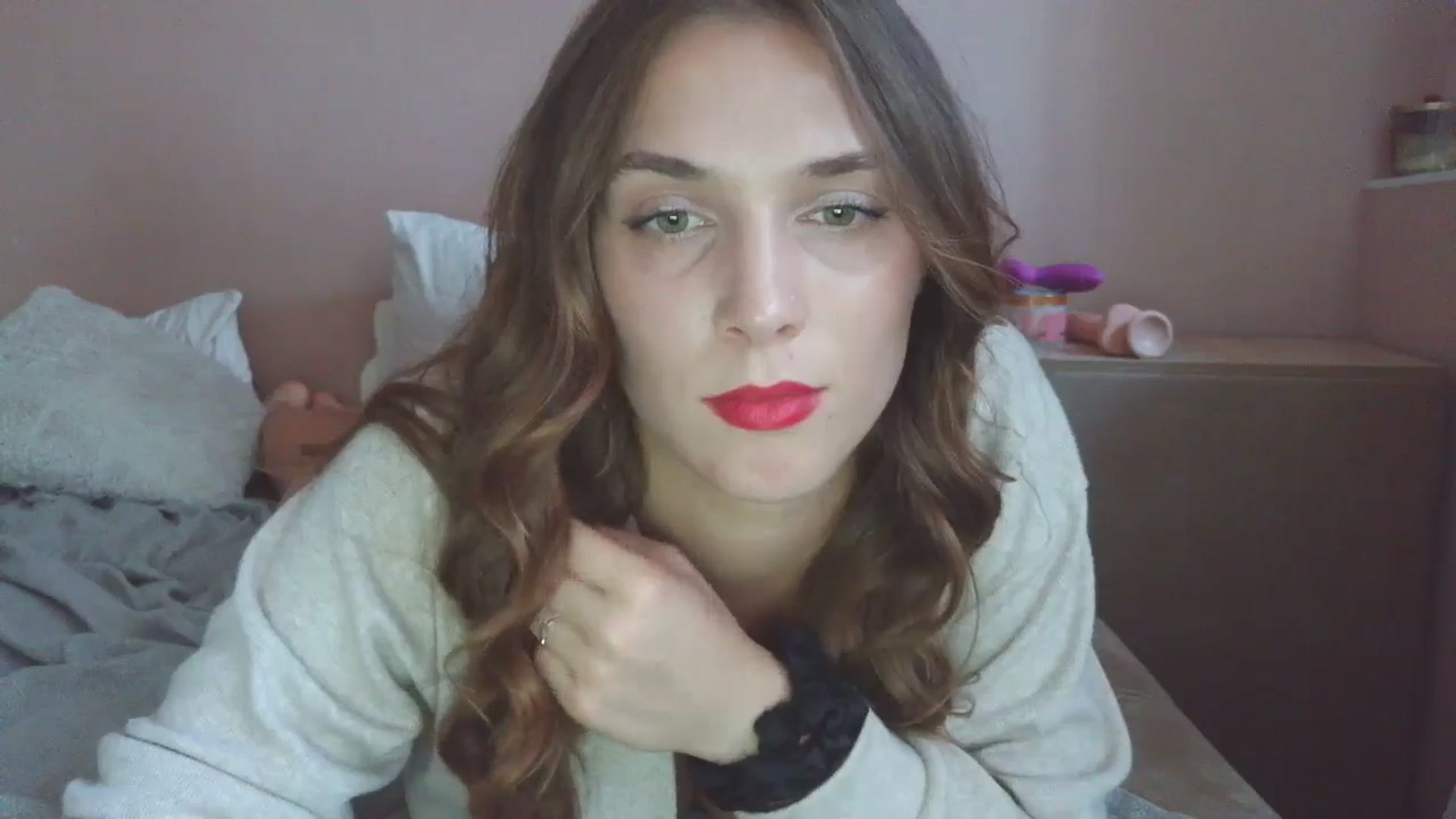 Gallery image thumbnail from HaleyReed's myfreecams stream on, 07/18/2025, 15:22 image 14 of 20