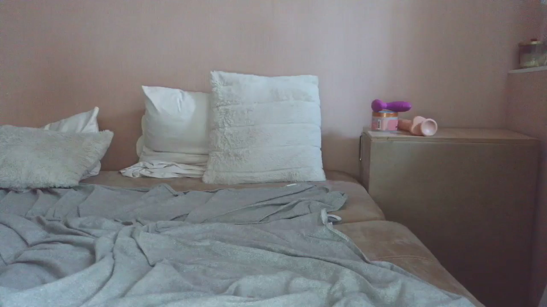 Gallery image thumbnail from HaleyReed's myfreecams stream on, 07/18/2025, 15:22 image 19 of 20