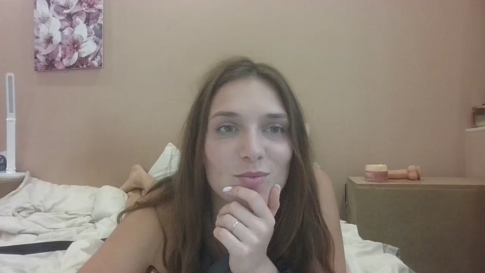 Gallery image thumbnail from HaleyReed's myfreecams stream on, 07/20/2025, 15:37 image 3 of 20