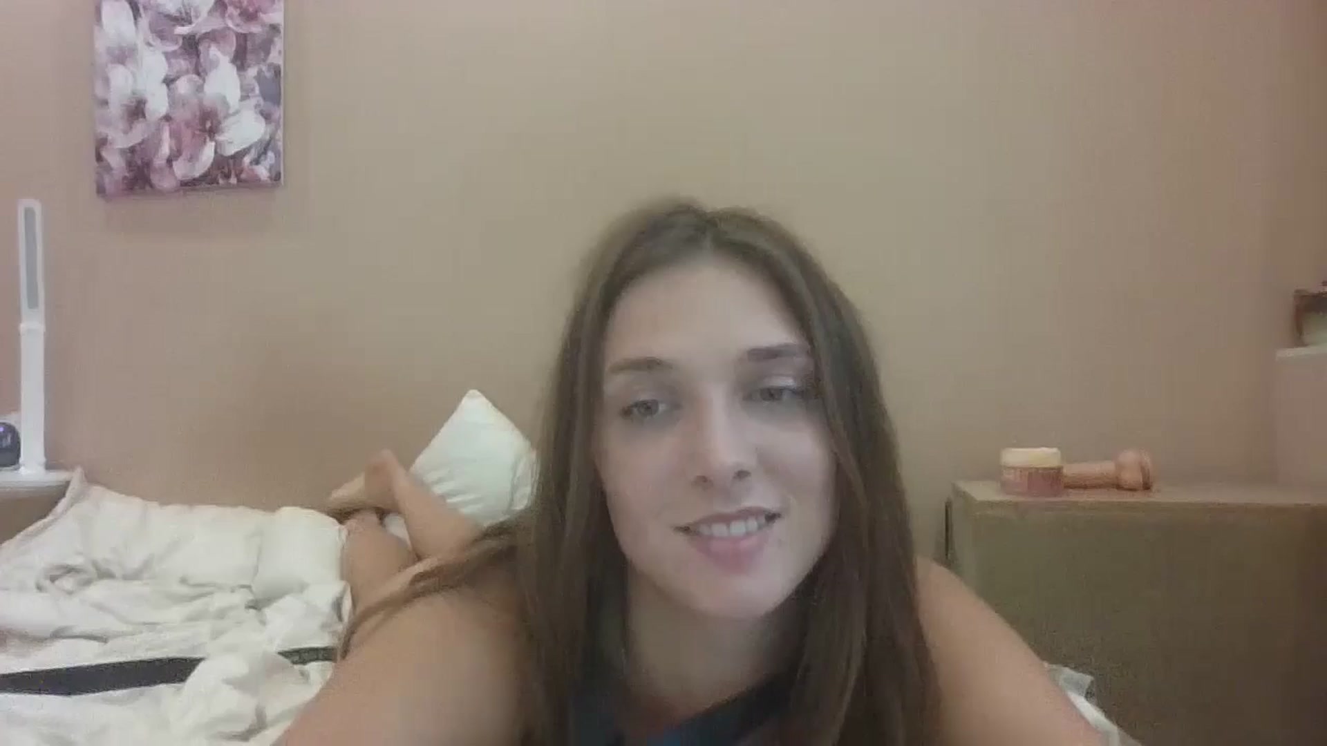 Gallery image thumbnail from HaleyReed's myfreecams stream on, 07/20/2025, 15:37 image 6 of 20