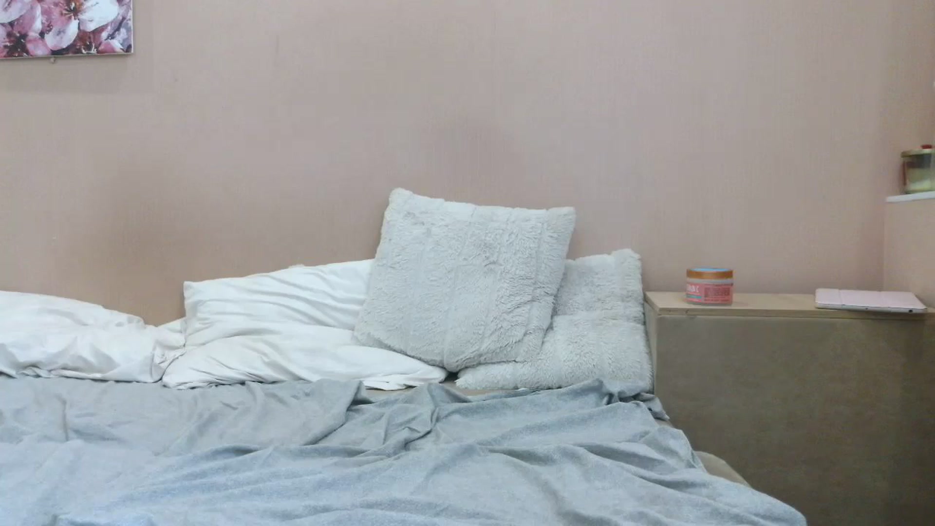 Gallery image thumbnail from HaleyReed's myfreecams stream on, 07/21/2025, 12:05 image 4 of 20