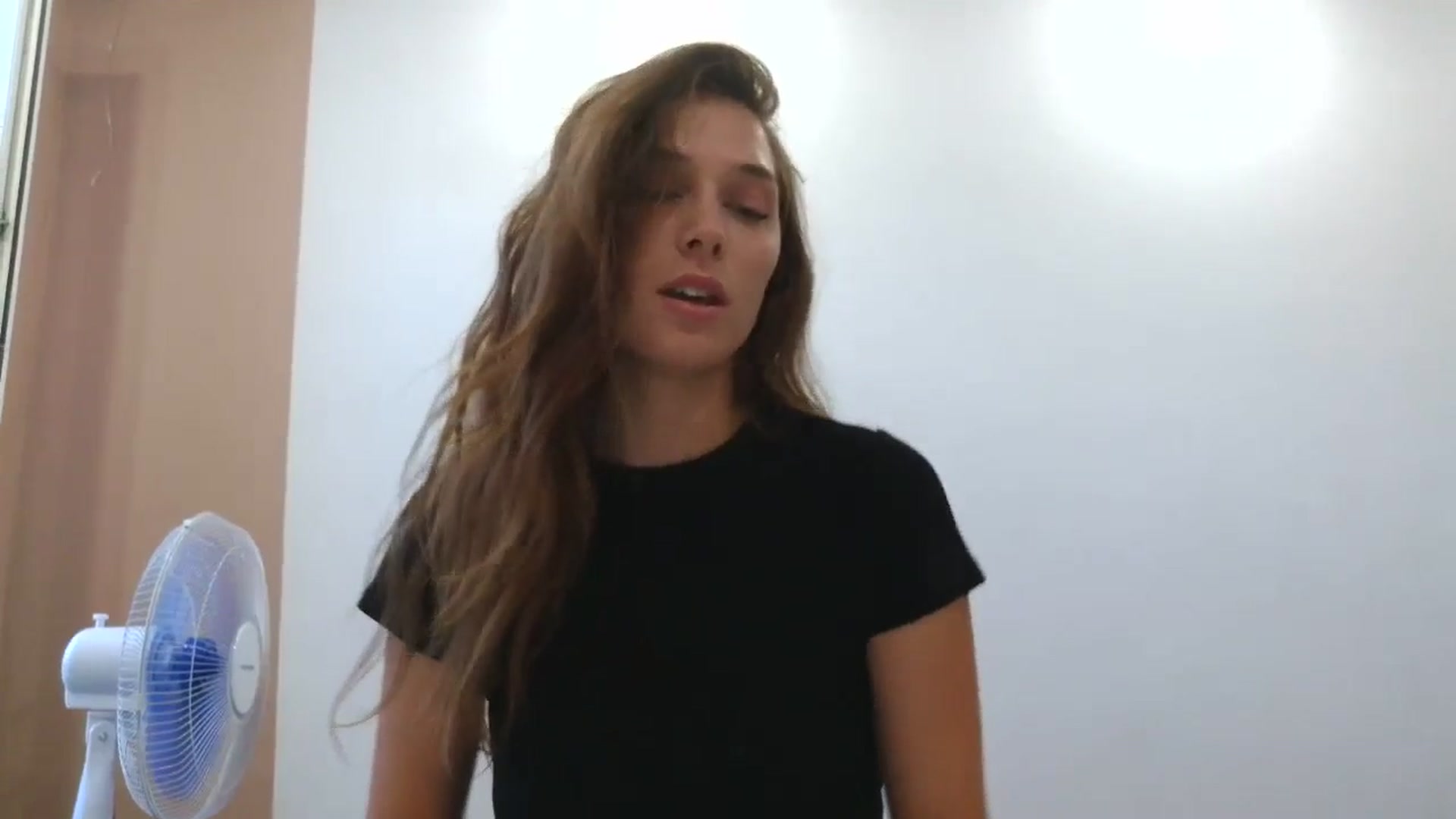 Gallery image thumbnail from HaleyReed's myfreecams stream on, 07/25/2025, 11:39 image 15 of 20
