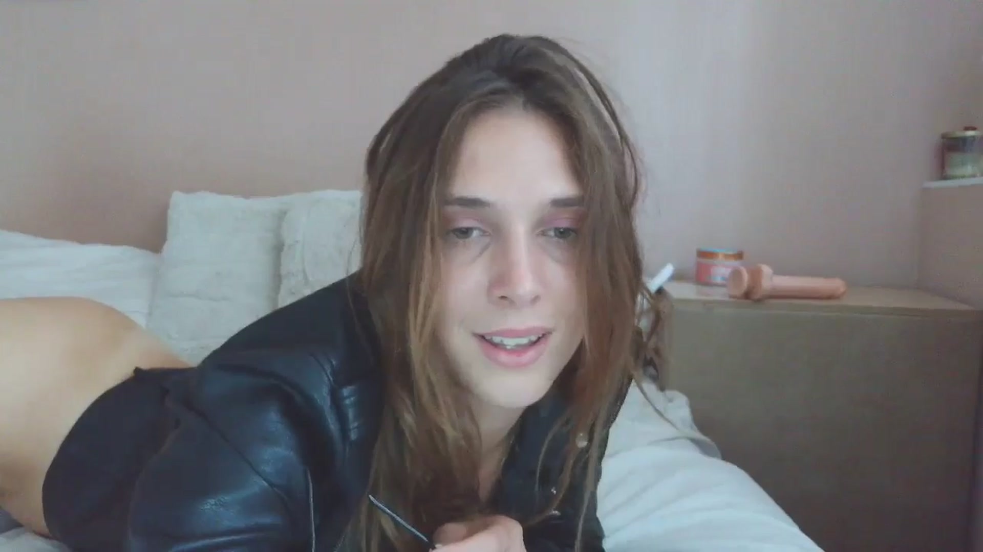 Gallery image thumbnail from HaleyReed's myfreecams stream on, 07/27/2025, 13:42 image 19 of 20