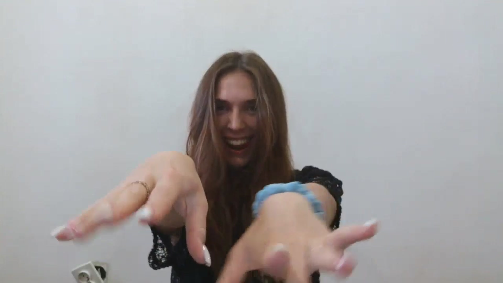 Gallery image thumbnail from HaleyReed's myfreecams stream on, 08/01/2025, 11:55 image 7 of 20