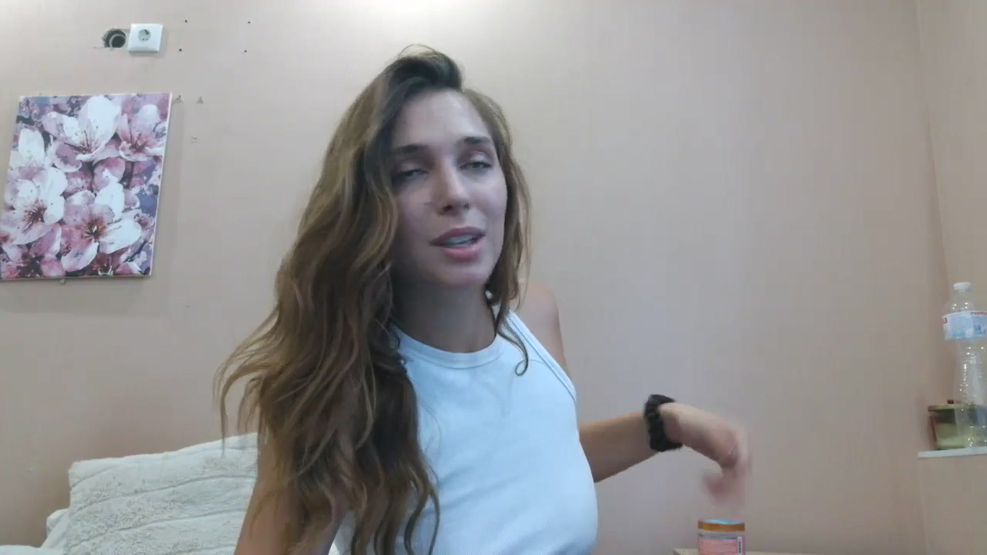 Gallery image thumbnail from HaleyReed's myfreecams stream on, 08/08/2025, 12:22 image 3 of 20